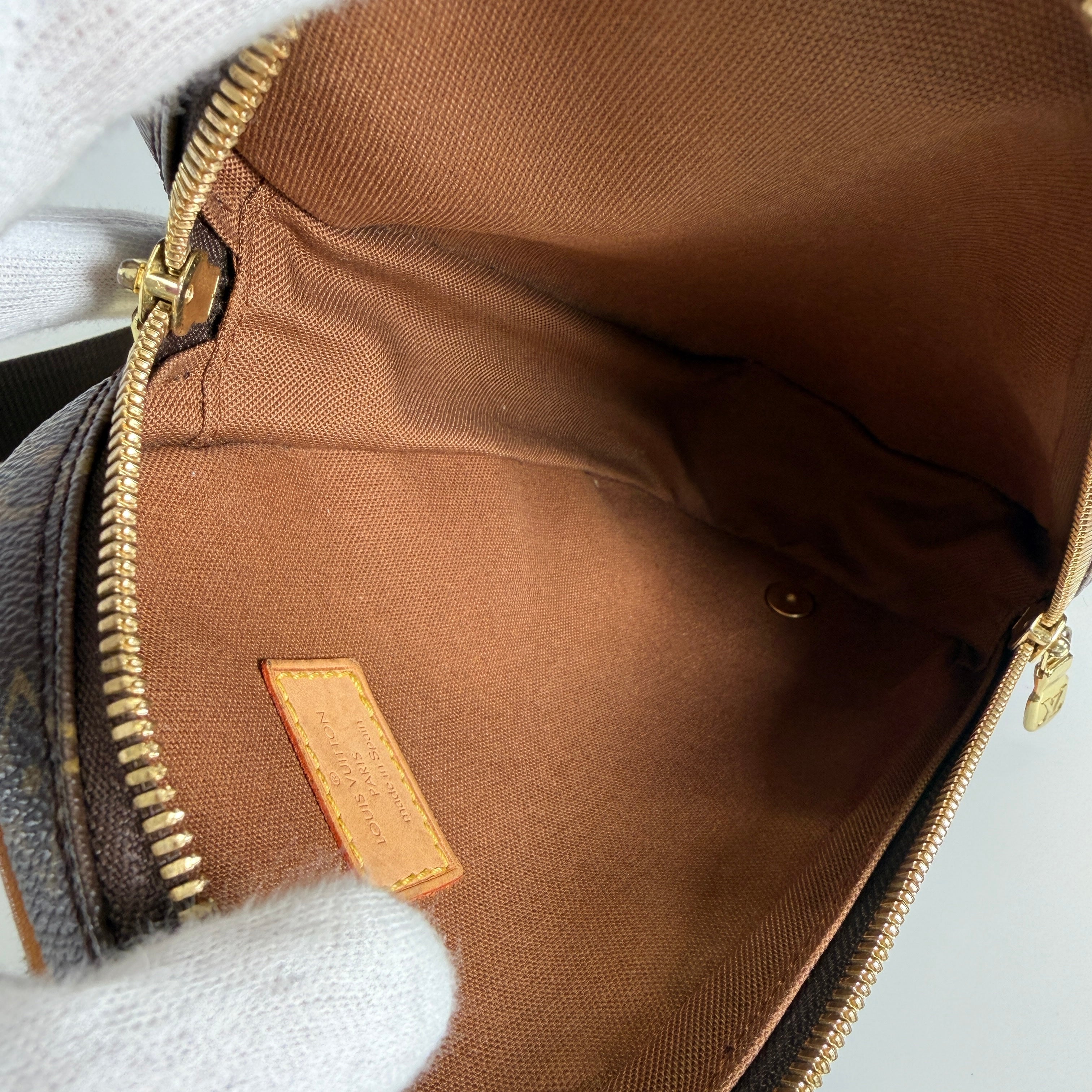 2606 secondhand LV Monogram Pochette Ganju