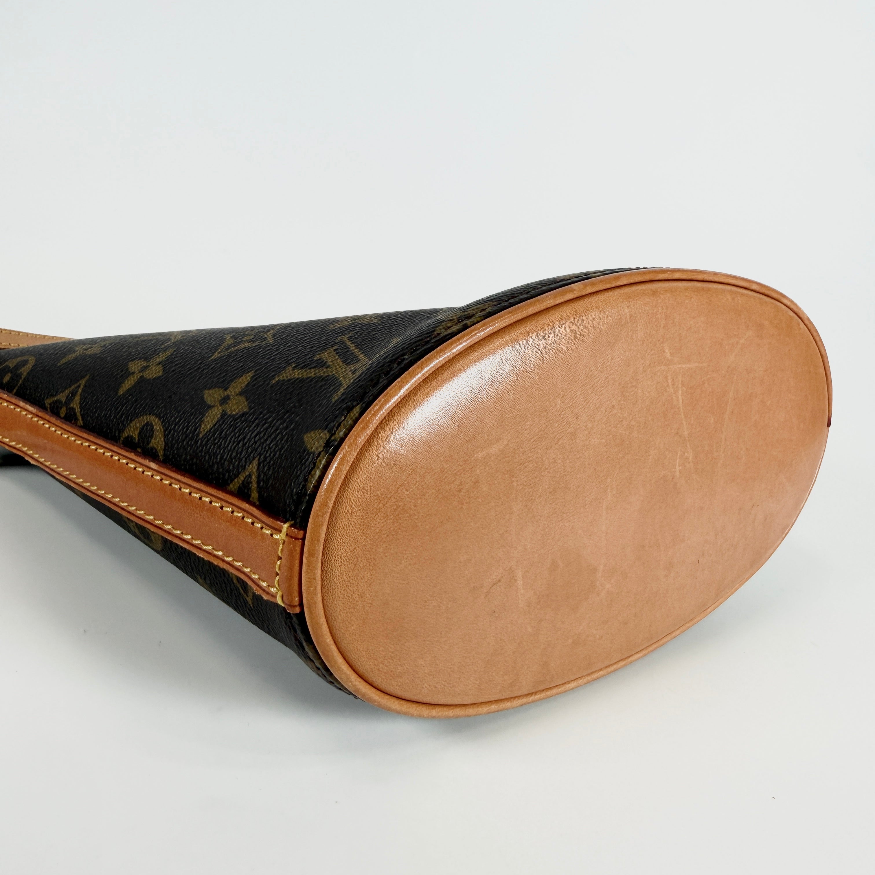 2606 secondhand LV Monogram Drouo