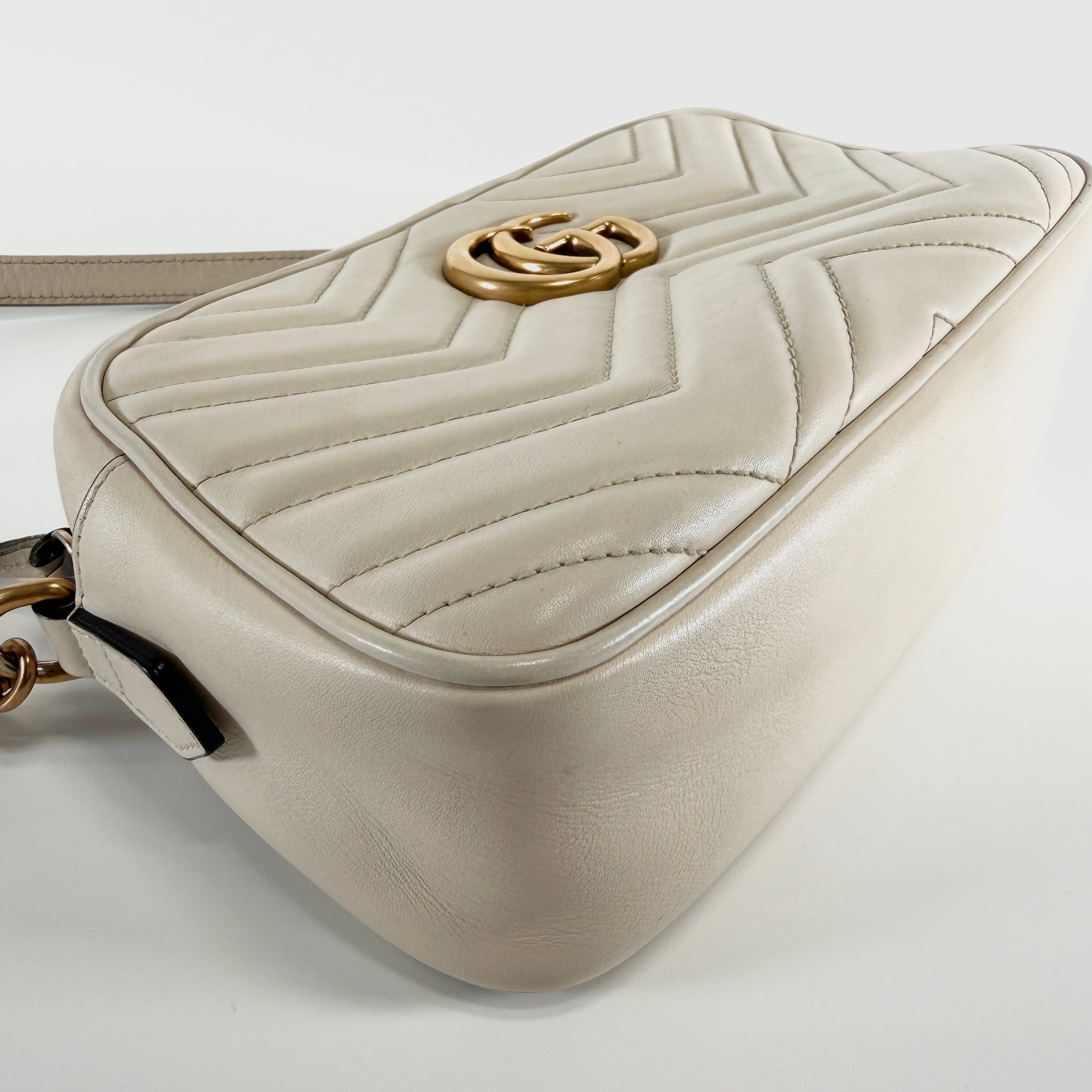 2606 secondhand GUCCI Shoulder bag / Crossbody Bag Marmont shoulder