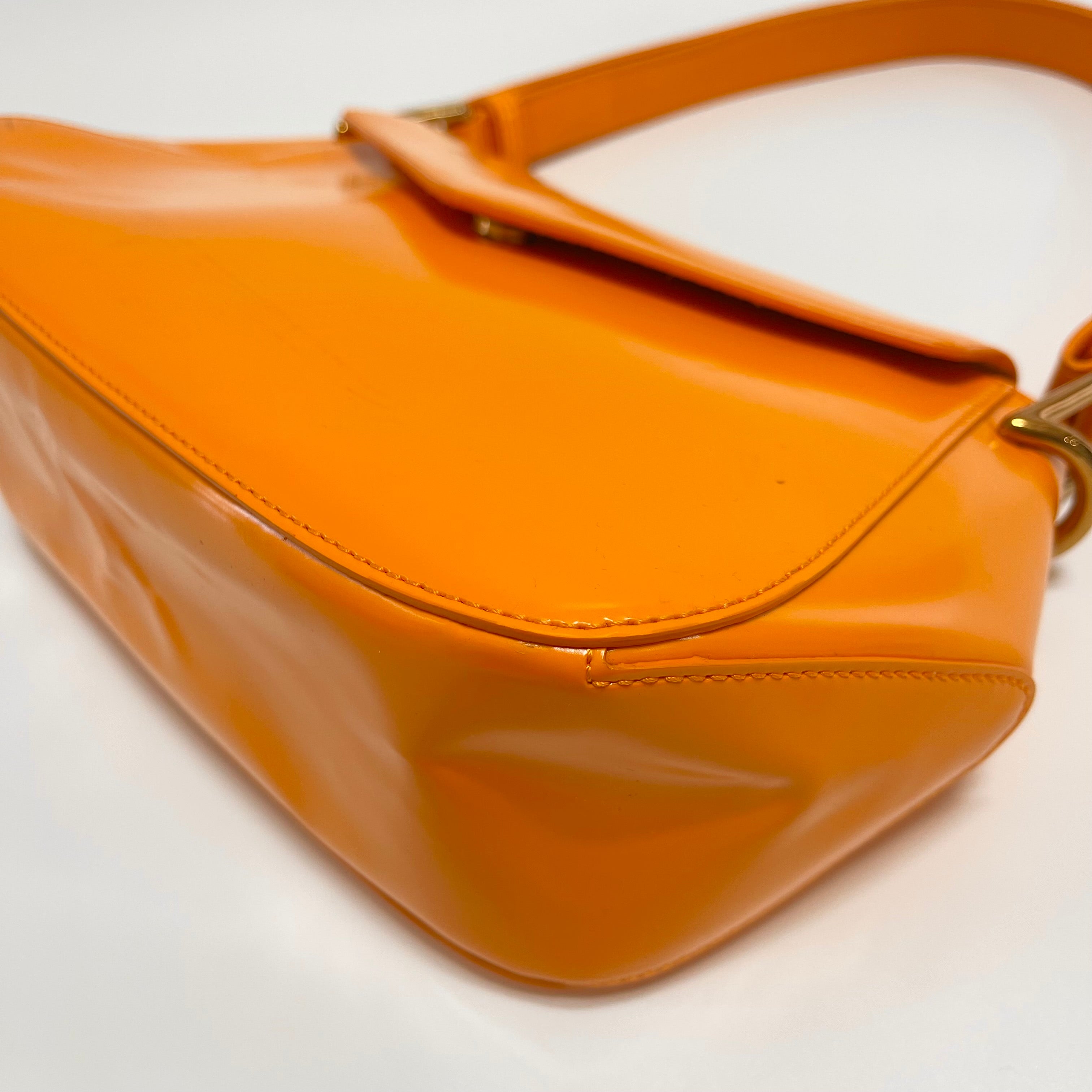 2605 secondhand BOTTEGAVENETA patent shoulder orange