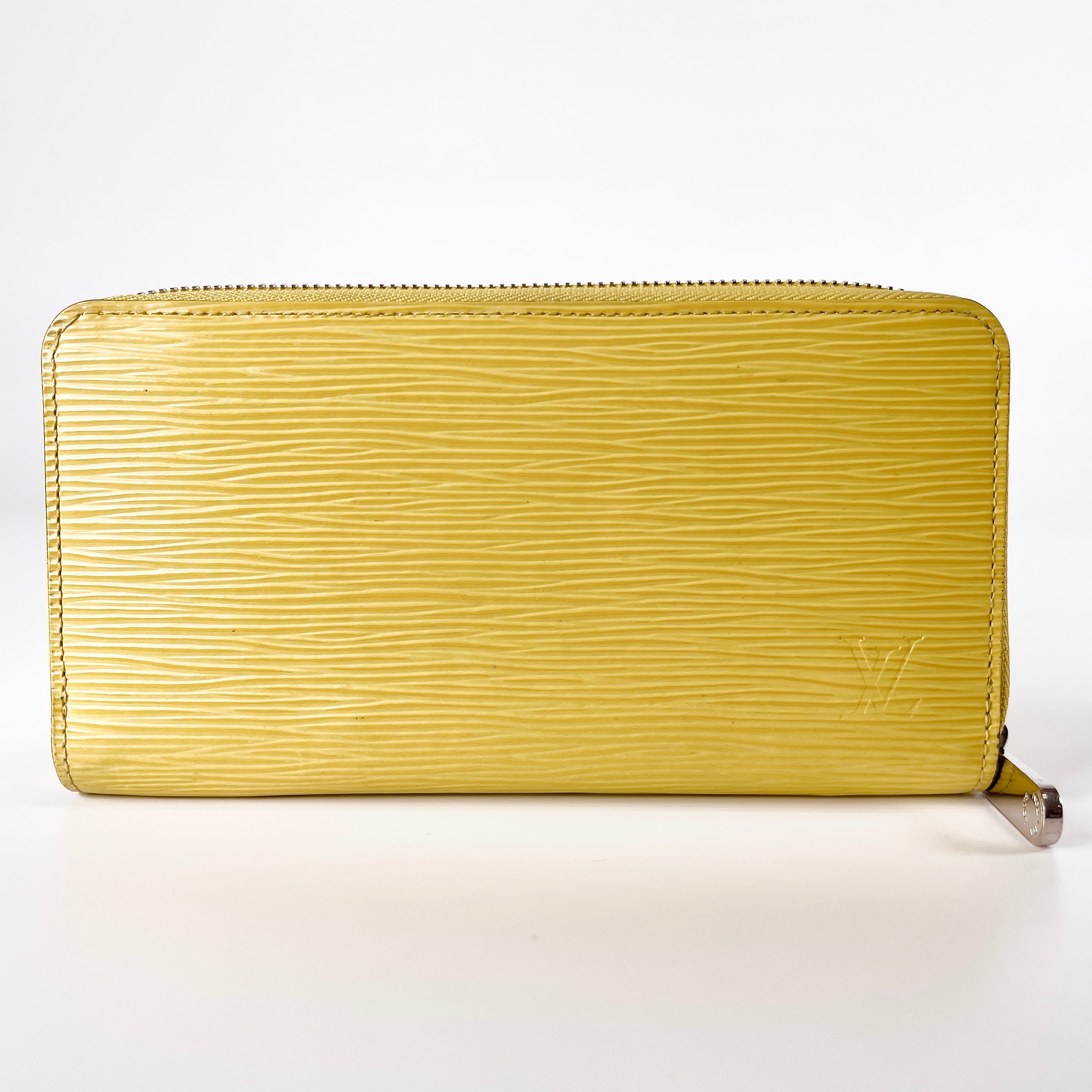 2603 secondhand LV Epi Zippy Wallet