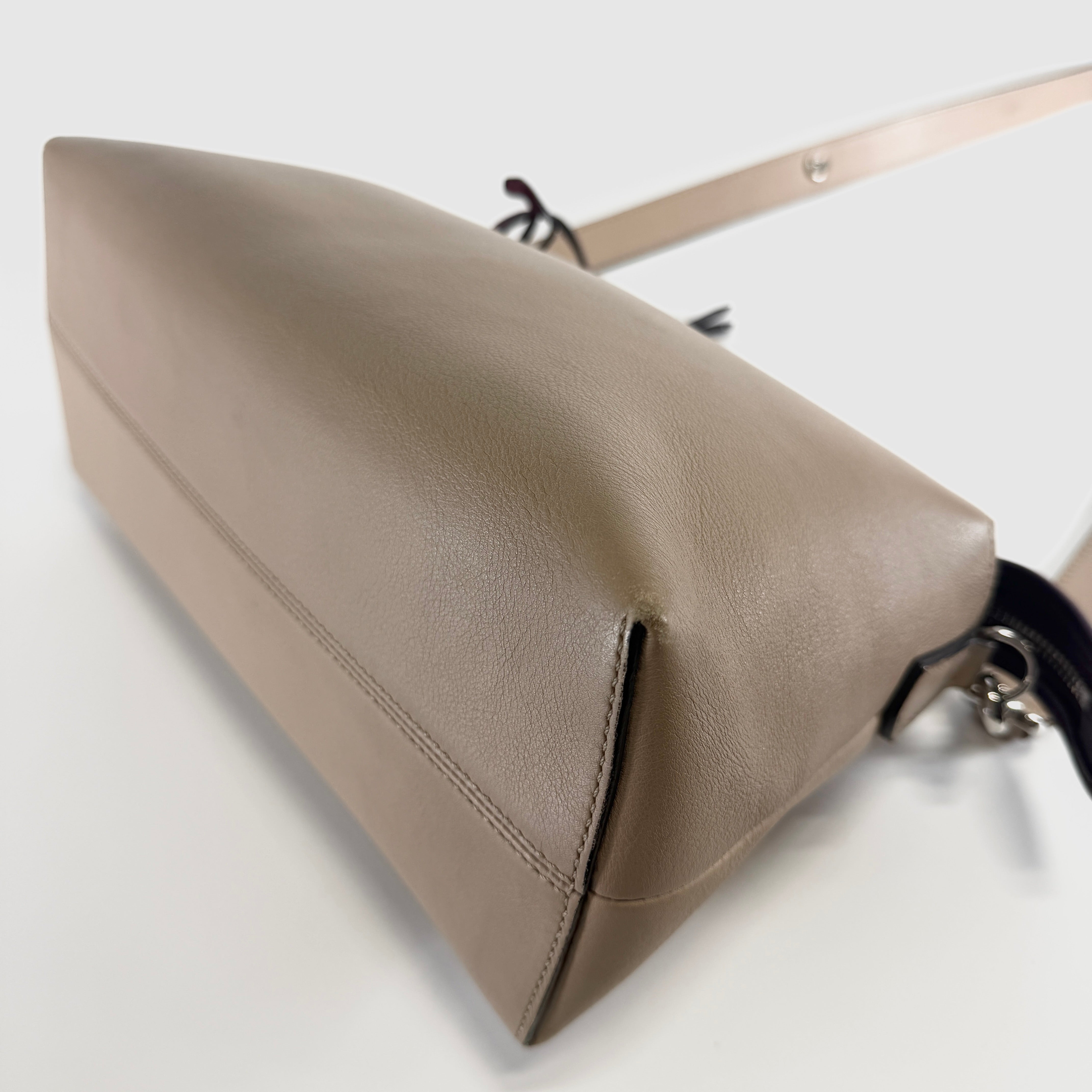 2605 secondhand FENDI By the Way medium leather 2WAY hand bag beige 8BL124