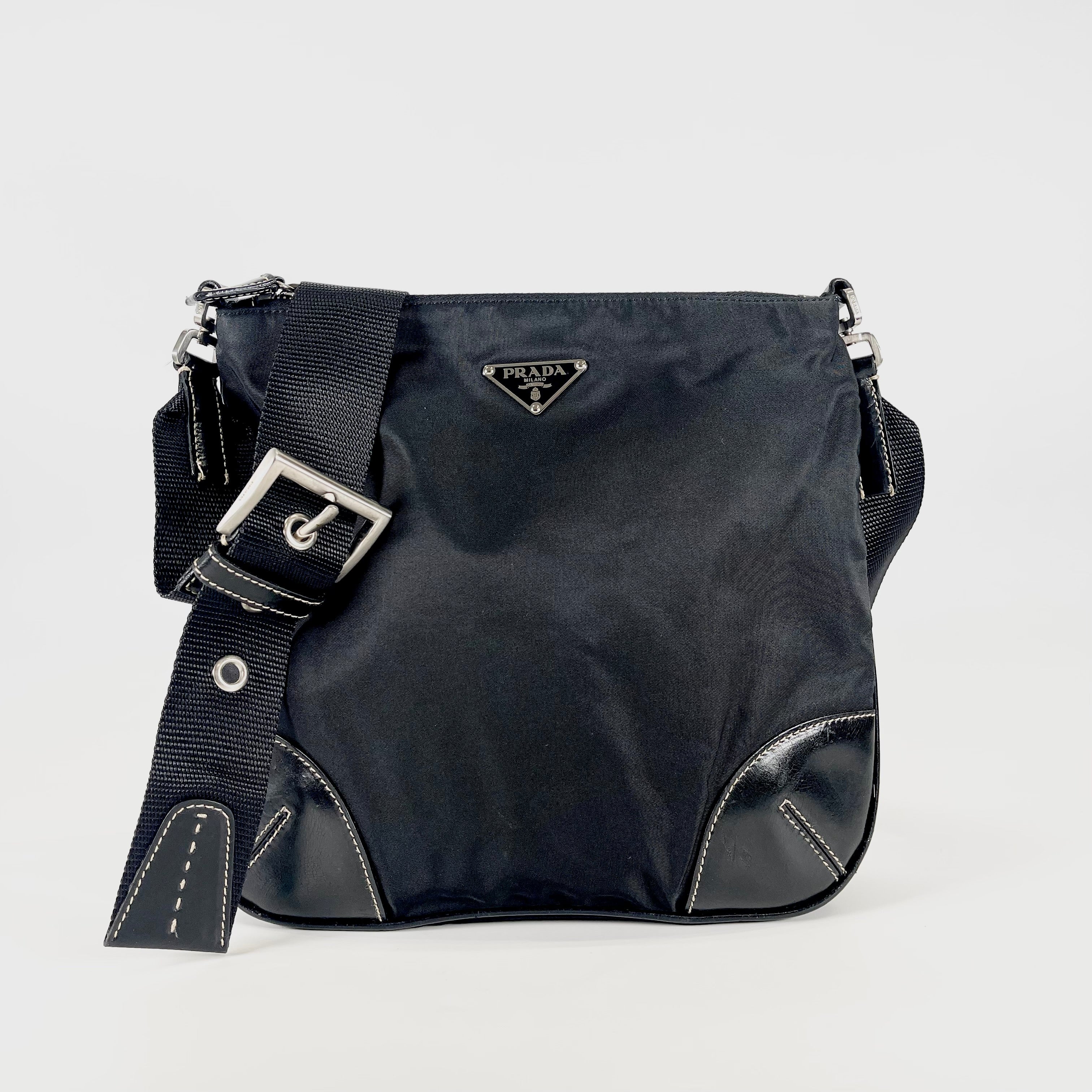 2605 secondhand PRADA nylon Shoulder bag
