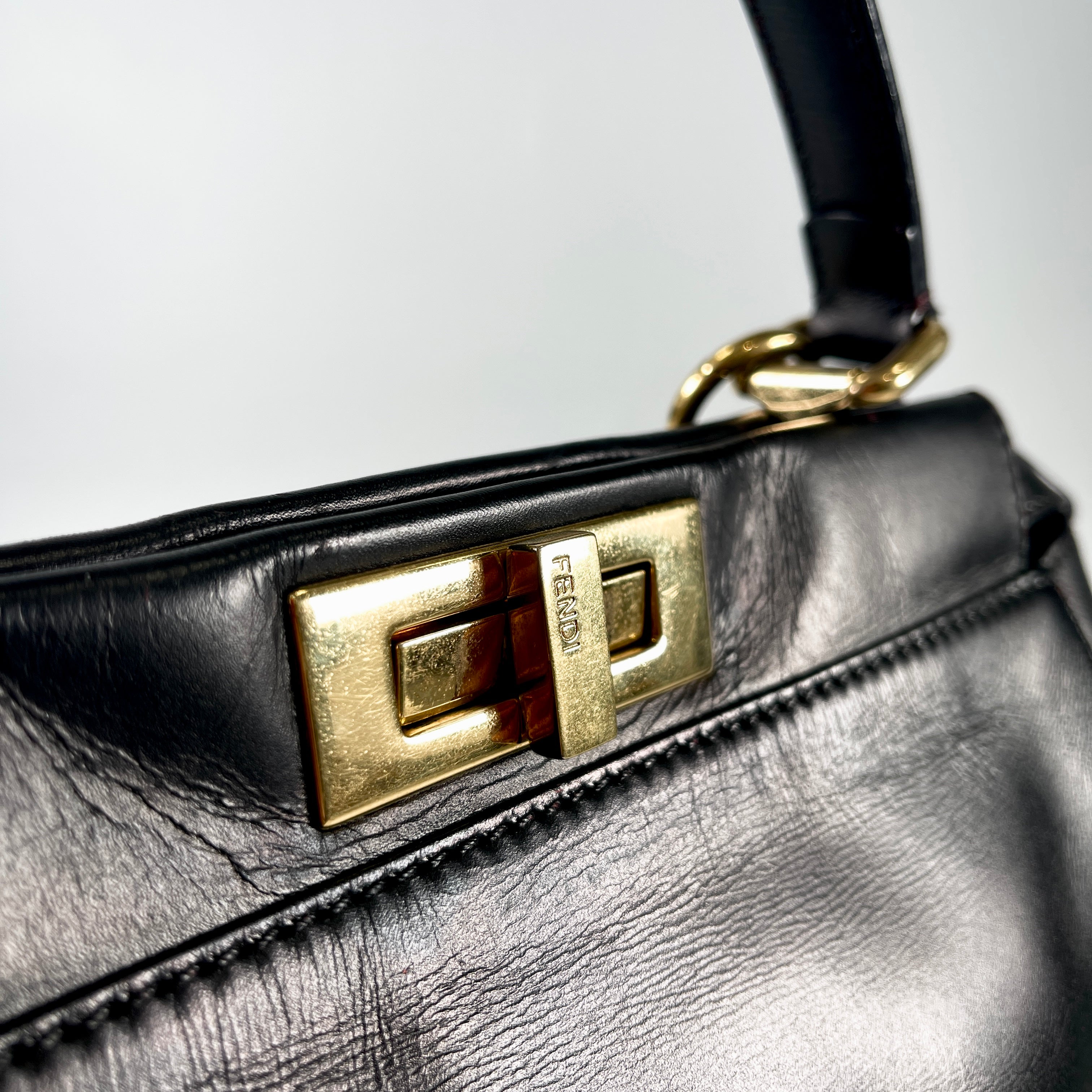 2606 secondhand FENDI hand bag Peekaboo