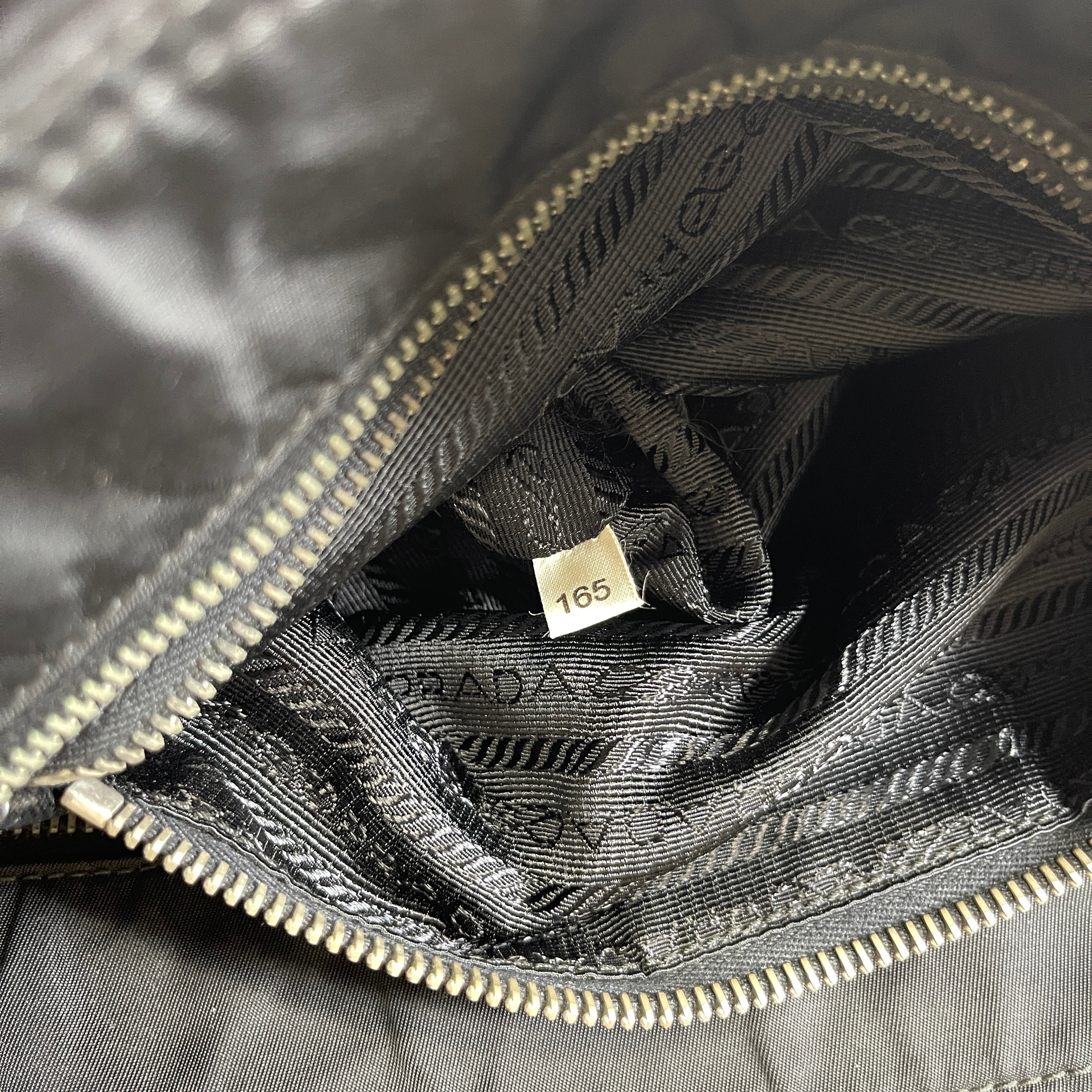 2604 secondhand PRADA Saffiano Tote black