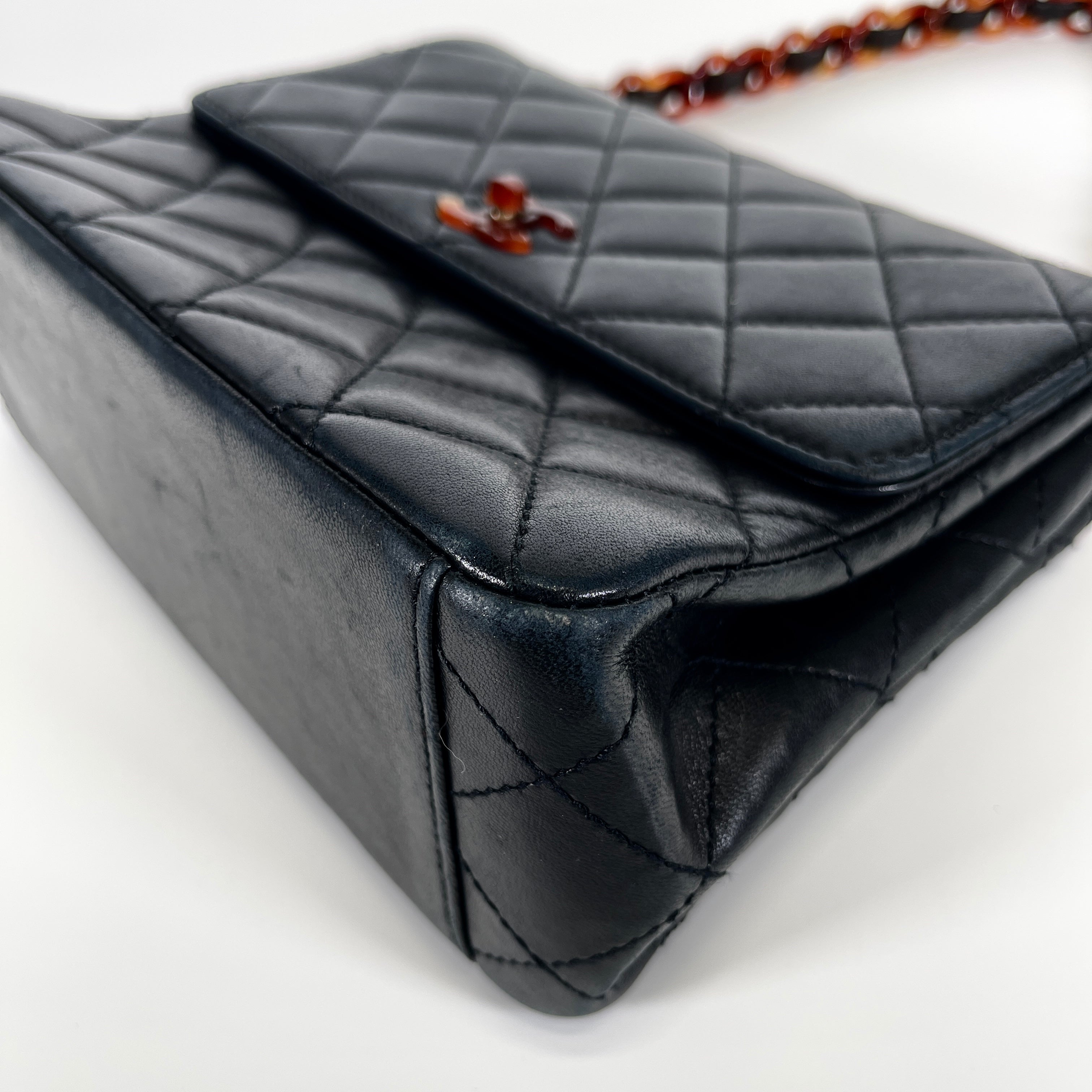 2604 secondhand CHANEL Matelasse lambskin Chain Shoulder Bag