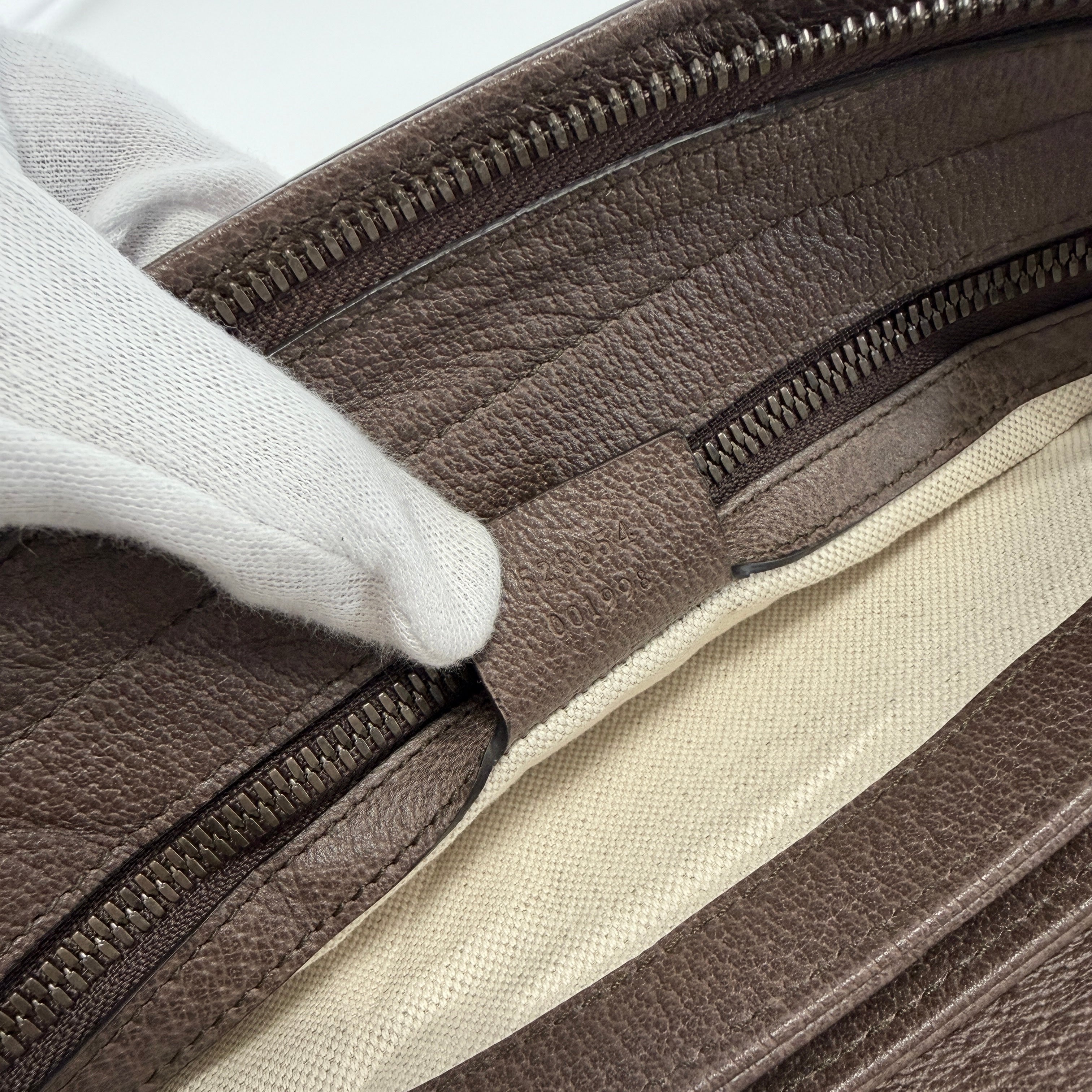 2607 secondhand GUCCI Shoulder bag / Crossbody Bag
