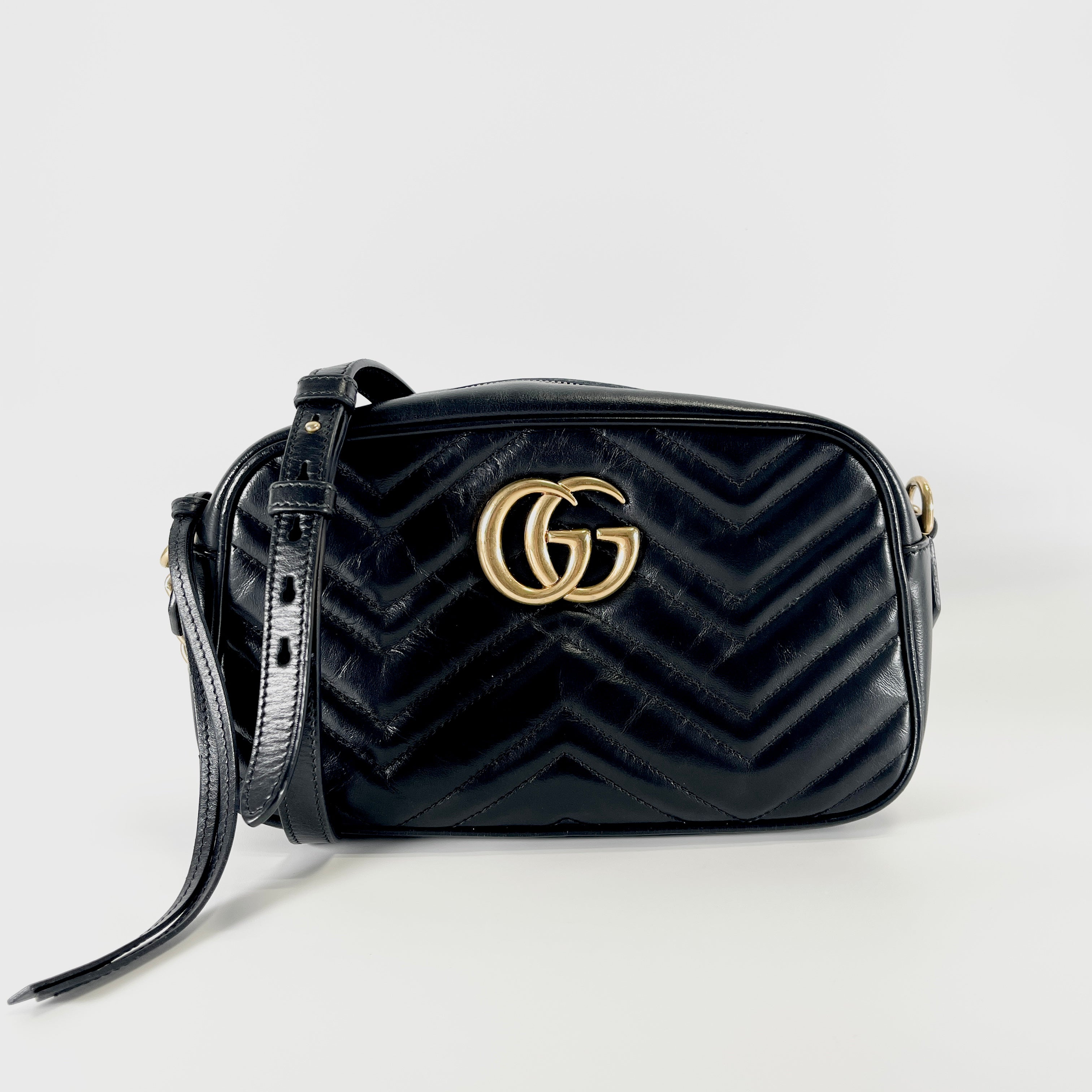 2604 secondhand GUCCI Marmont shoulder black