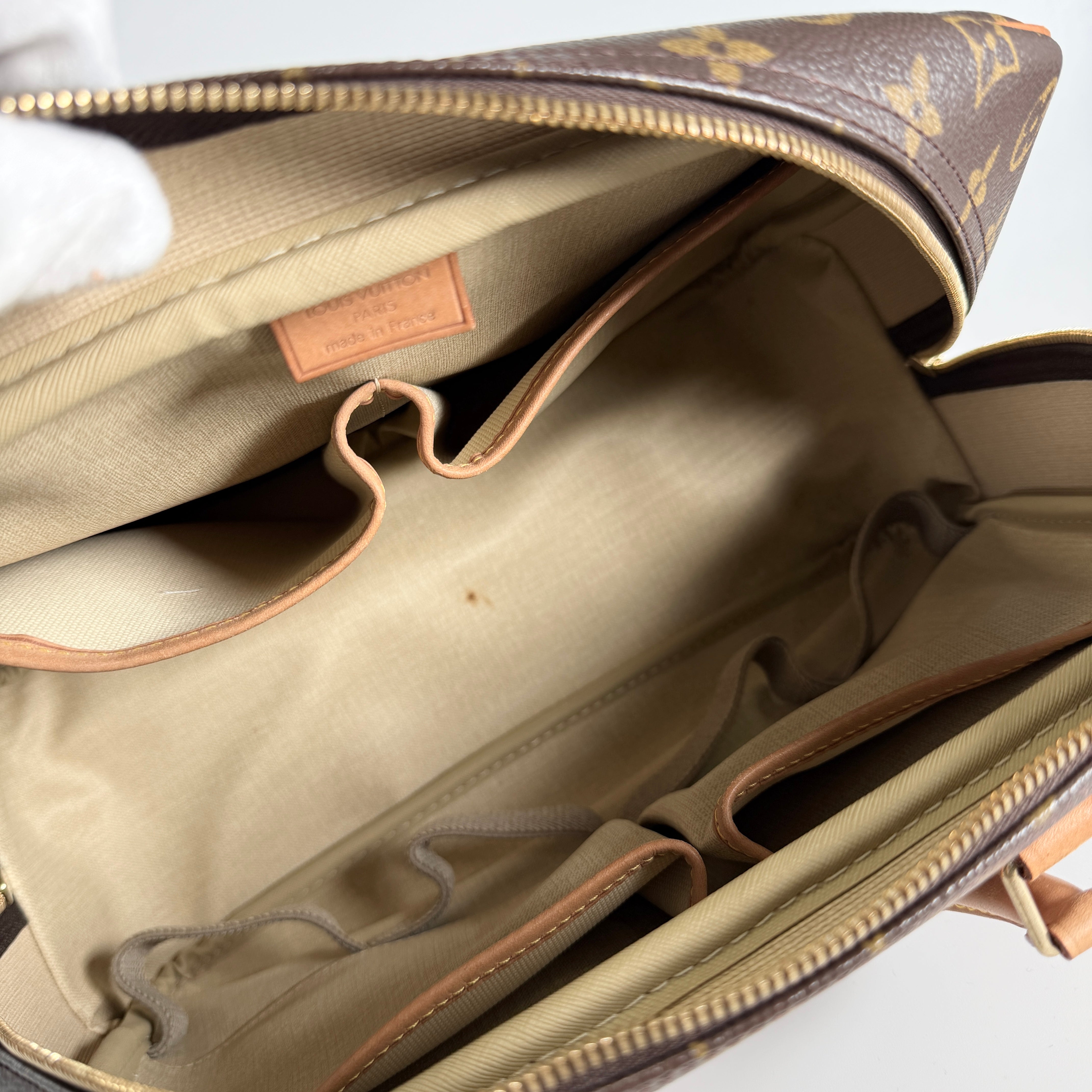 2607 secondhand LV Monogram Deauville