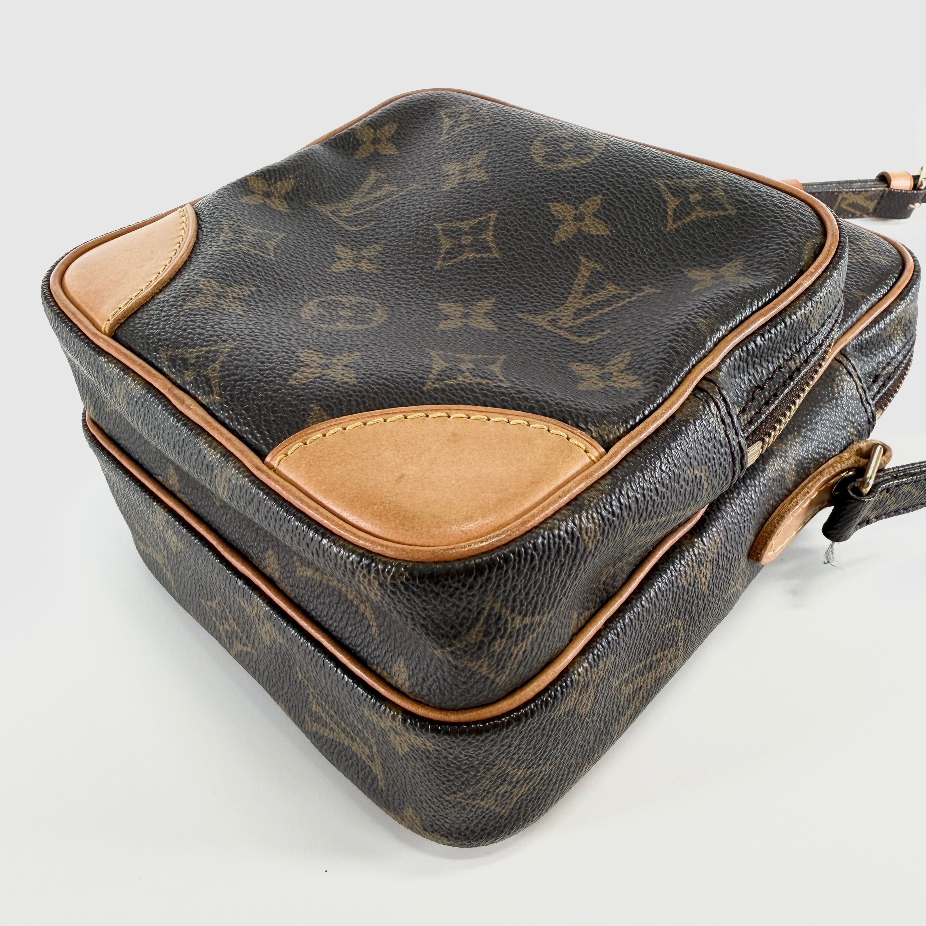 2606 secondhand LV Shoulder bag Amazon Monogram