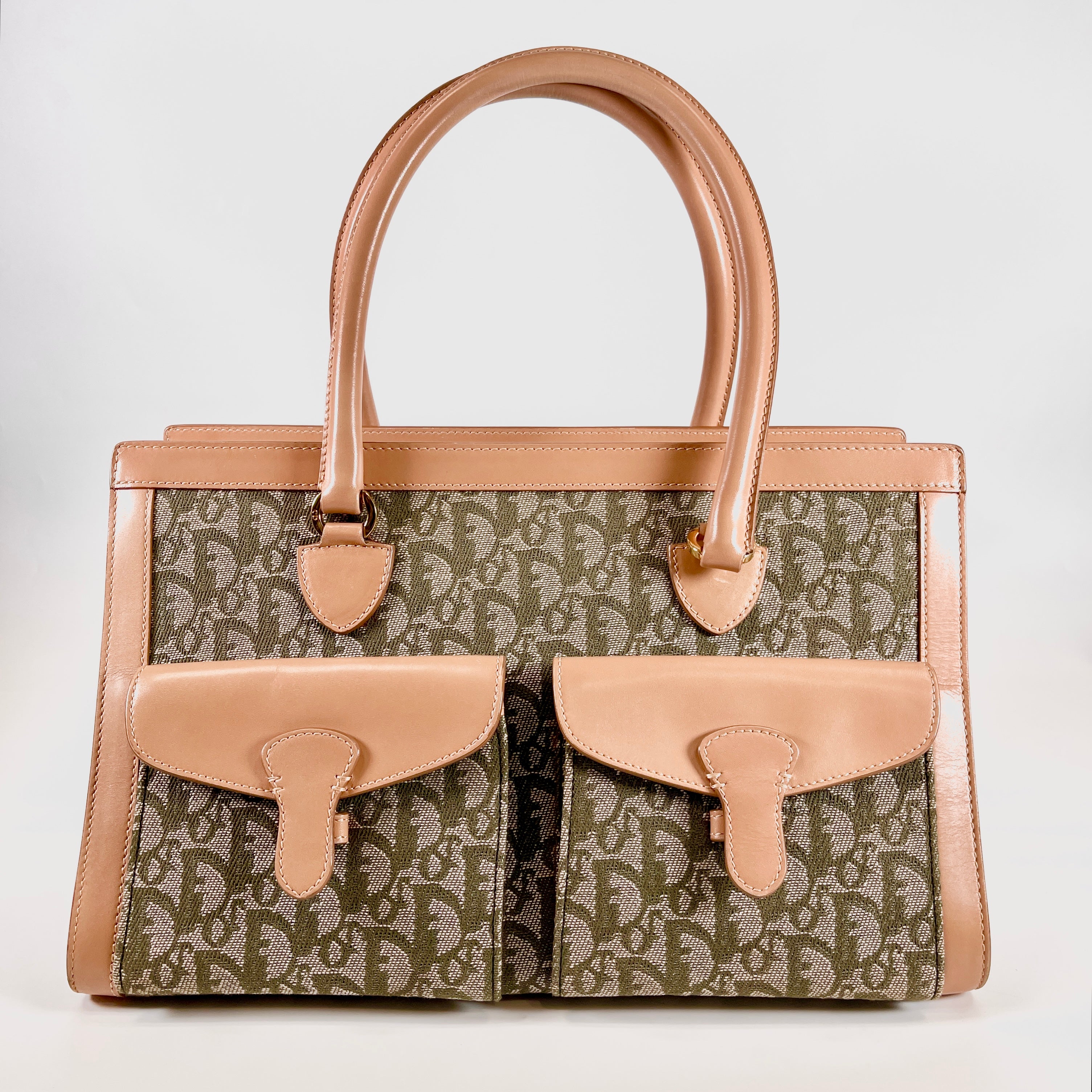 2605 secondhand CD Trotter hand bag