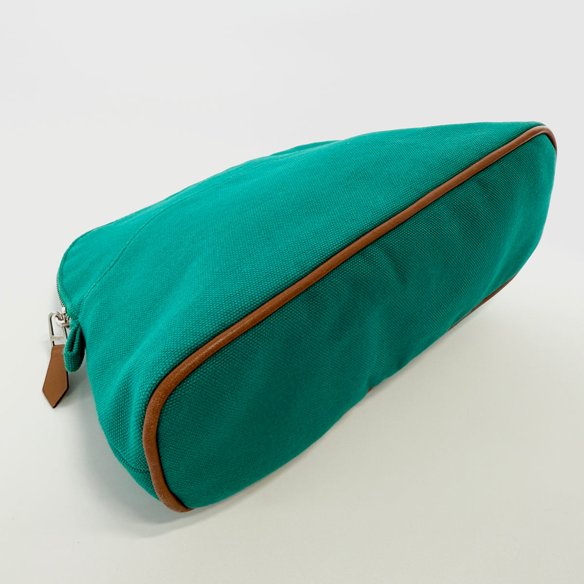 2606 secondhand HERMES Bolide pouch green