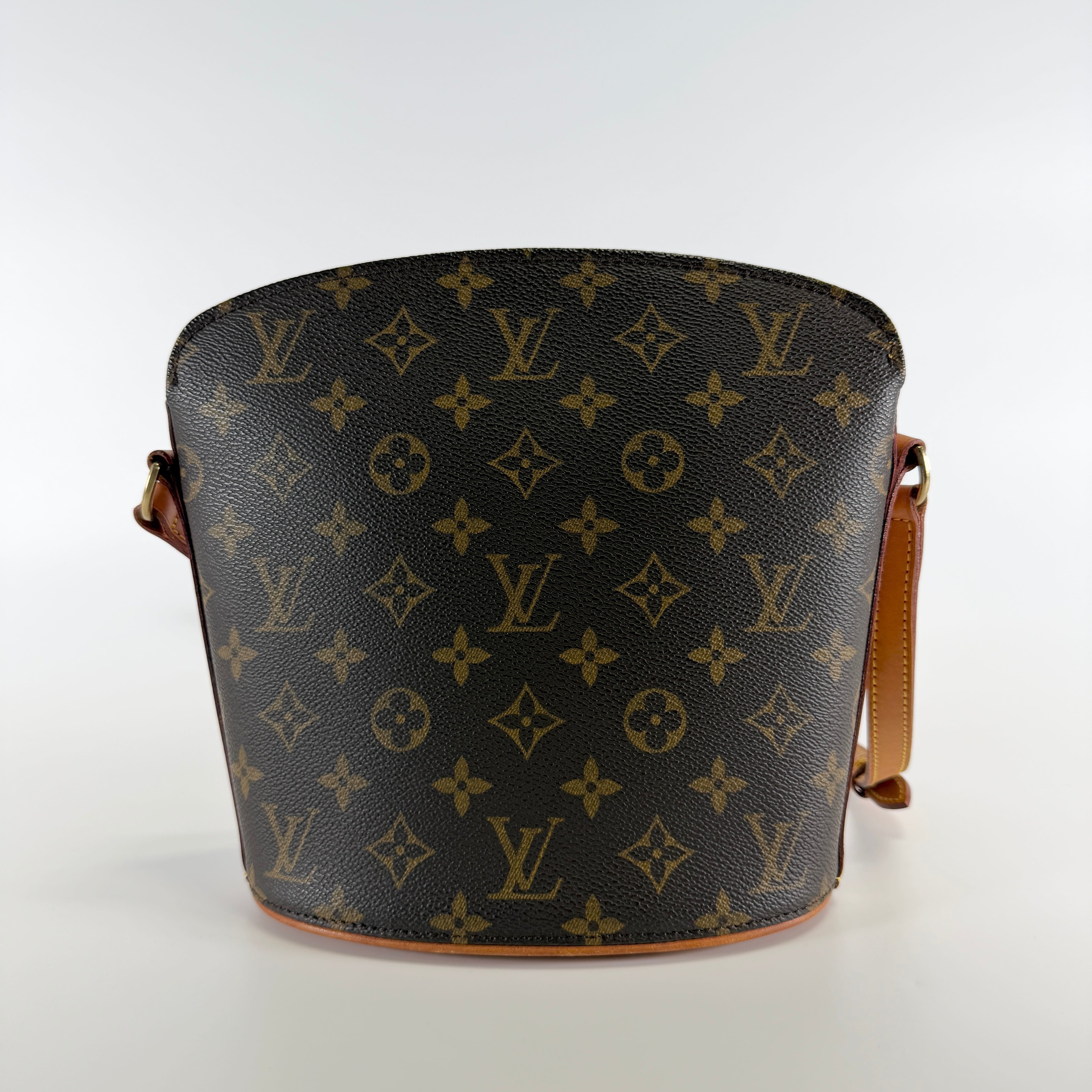 2607 secondhand LV Monogram Drouo