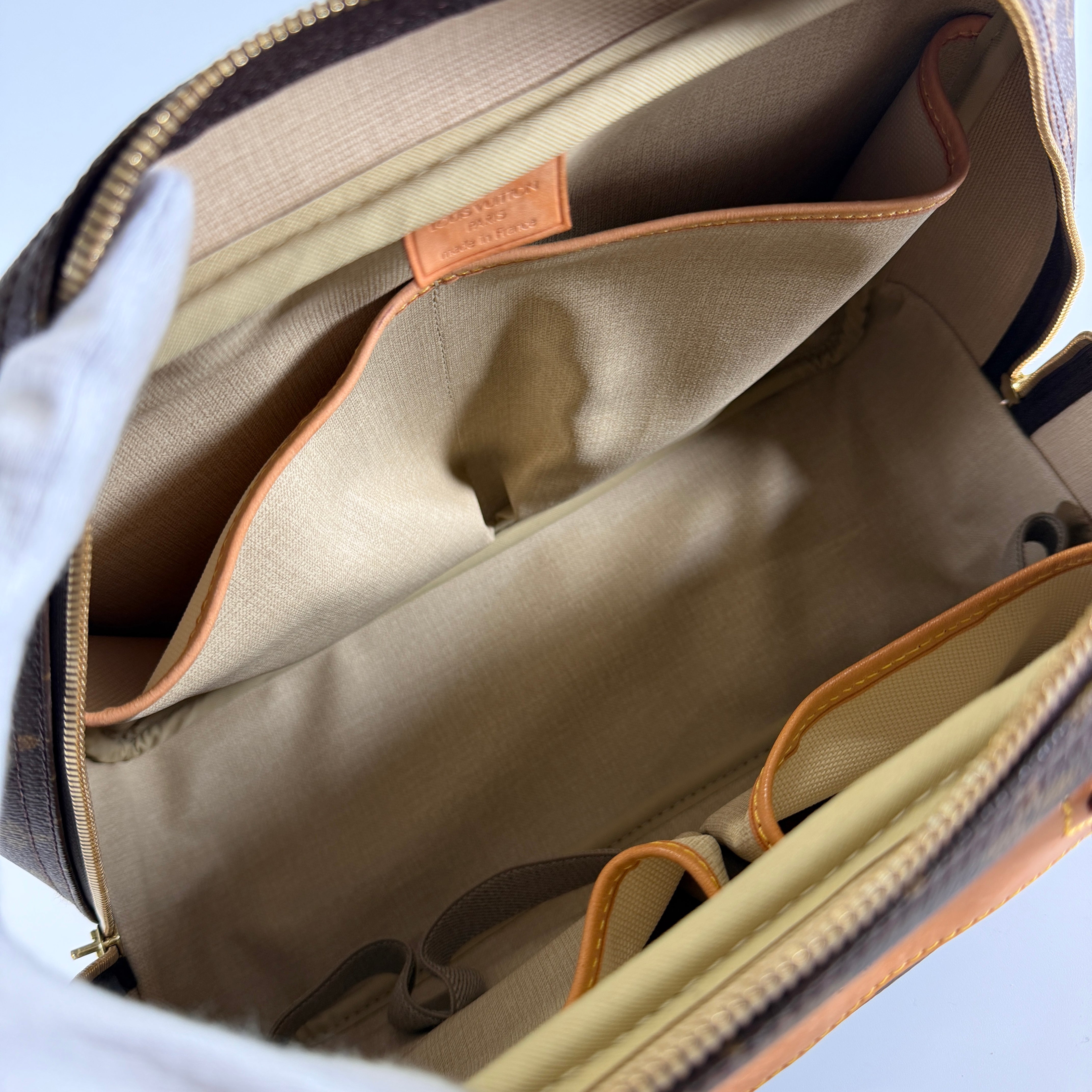 2606 secondhand LV bag / Deauville Monogram leather