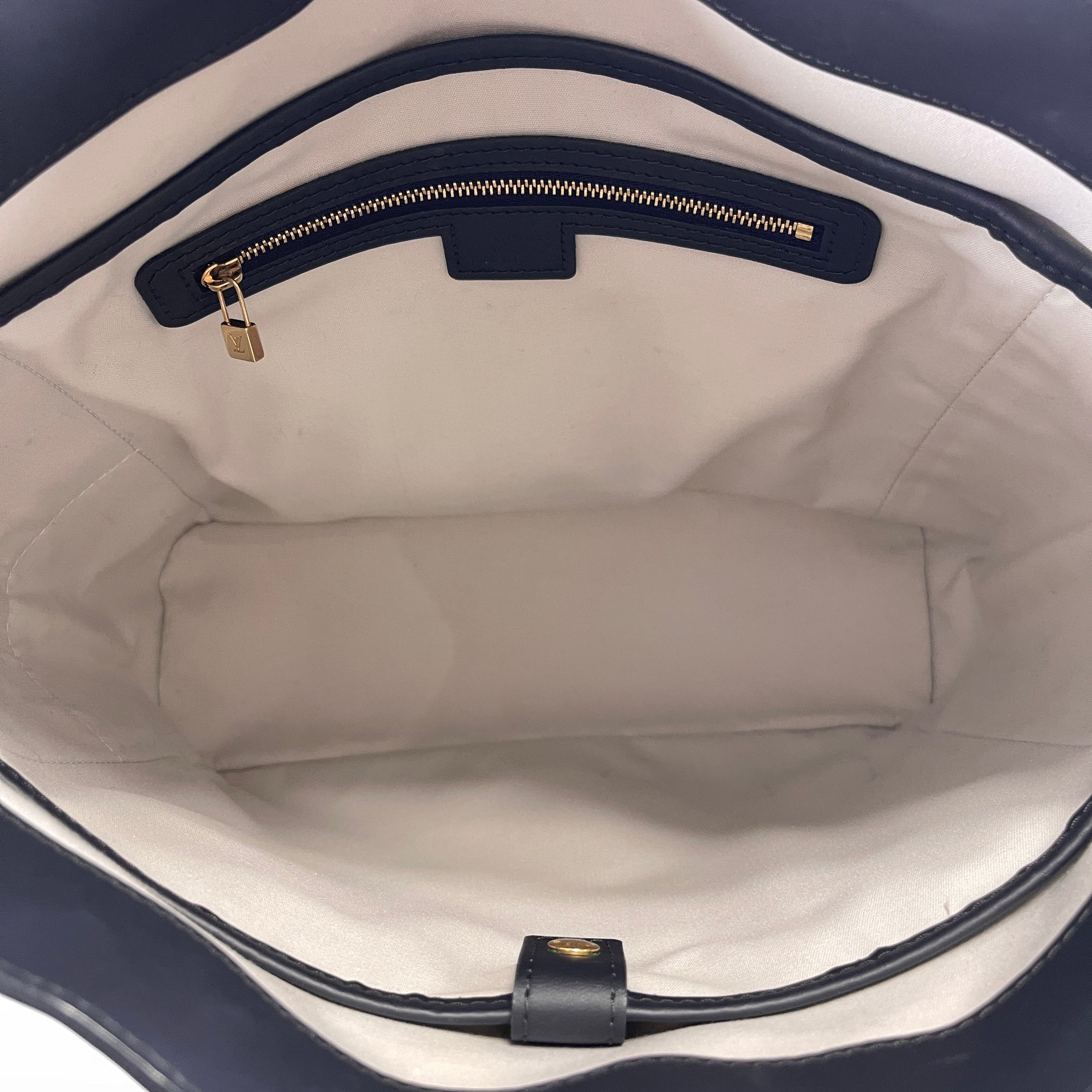 2605 secondhand LV Monogram Mini Luceille GM M92609 SR1013 Navy