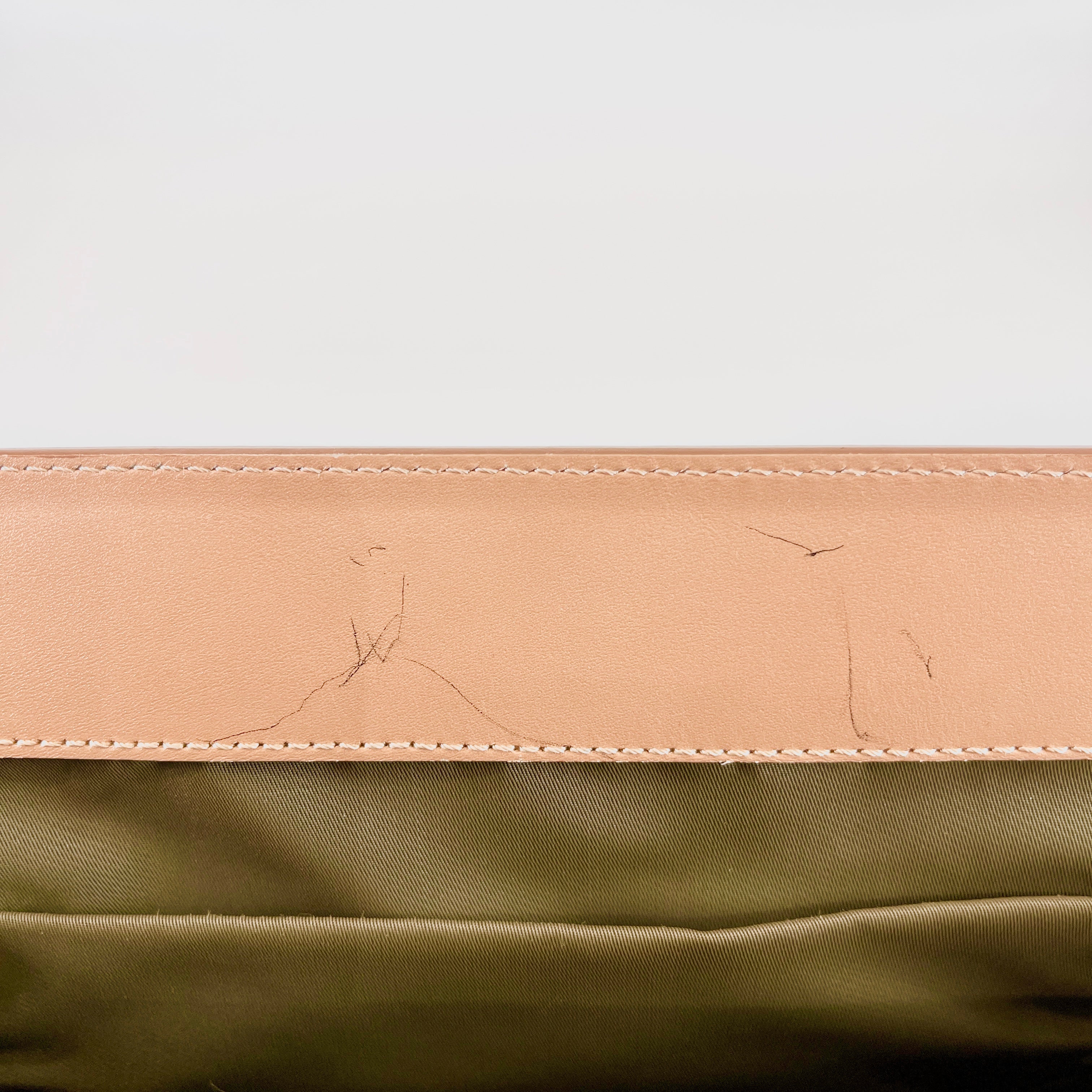 2605 secondhand CD Trotter hand bag