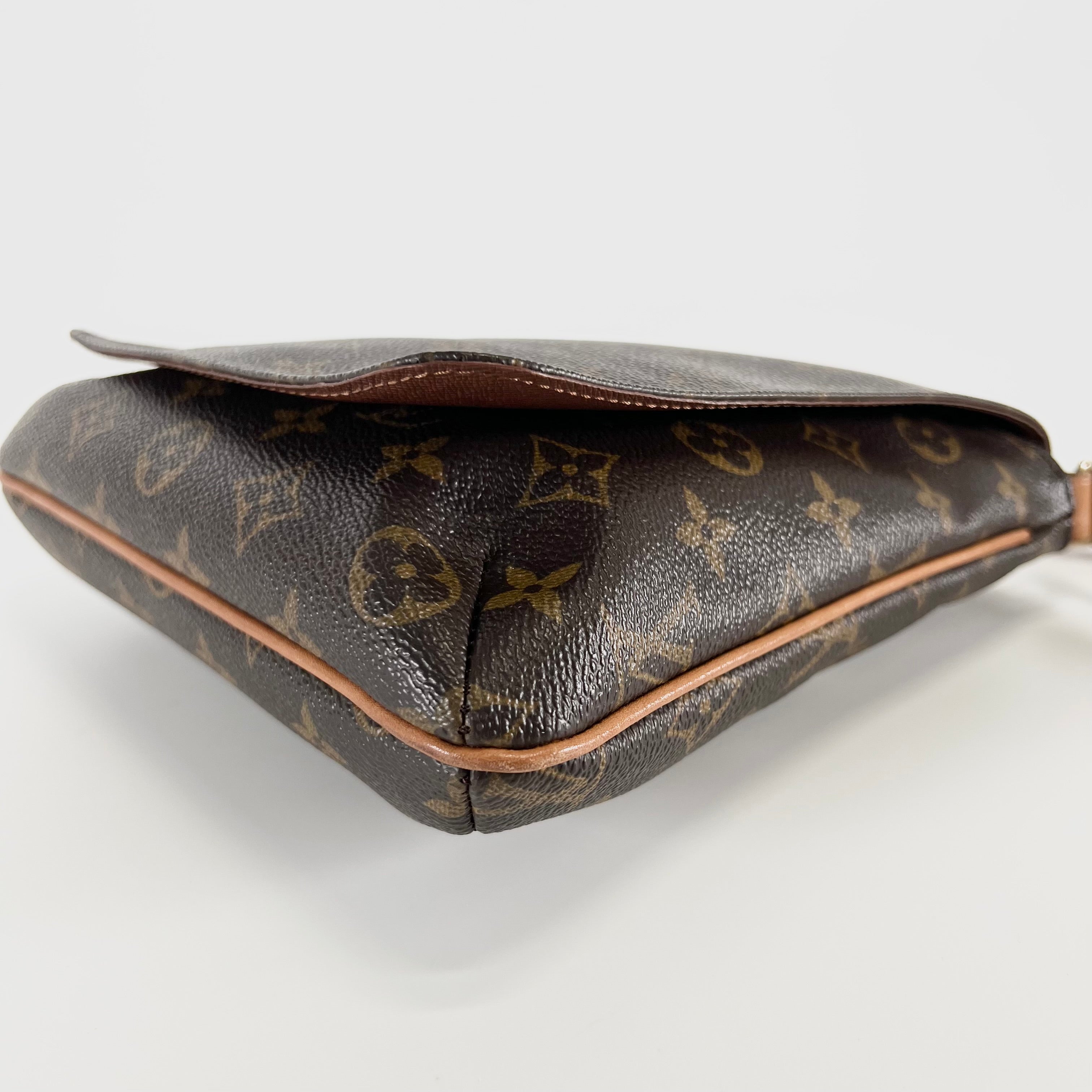 2606 secondhand LV Monogram Musette salsa short