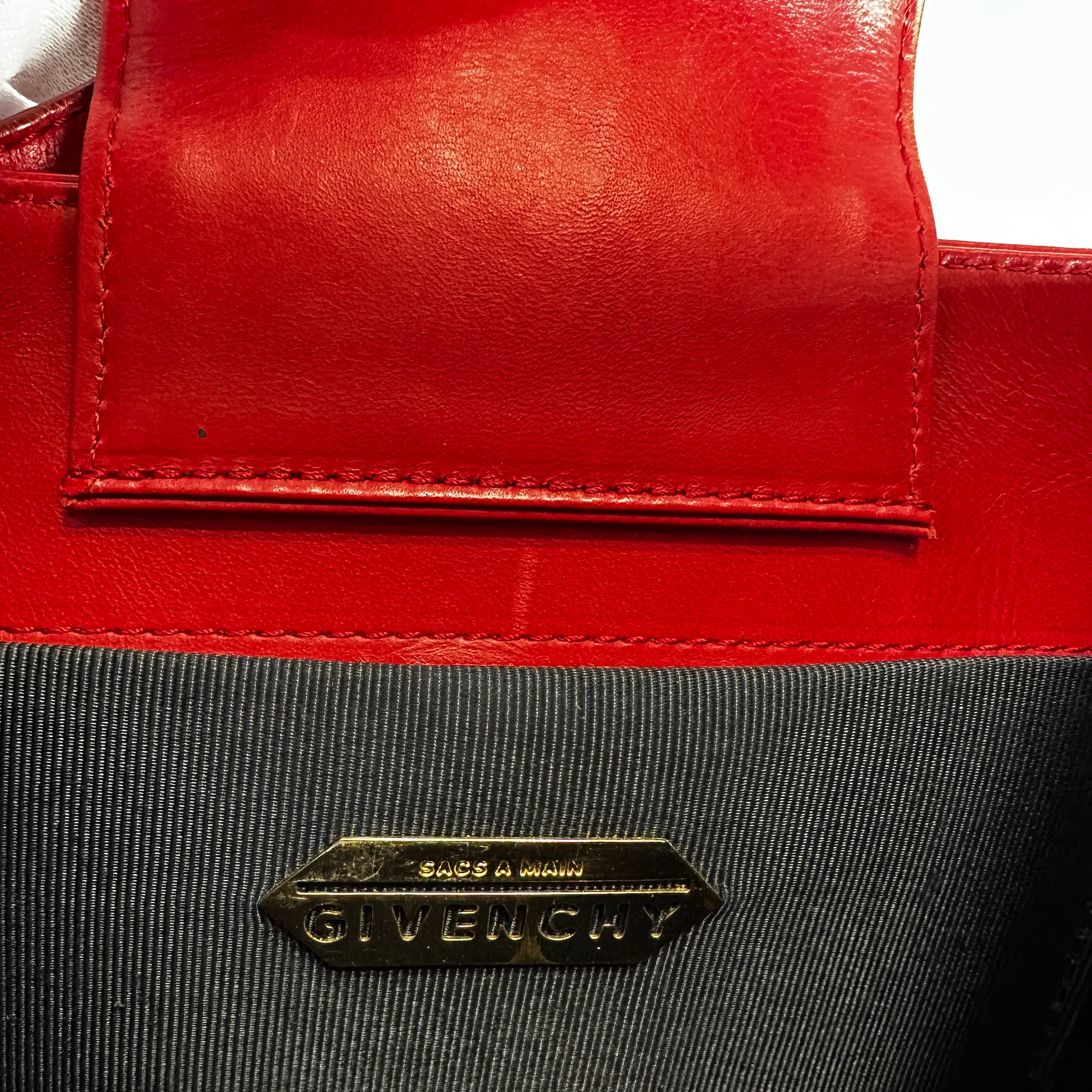 2604 secondhand GIVENCHY hand bag