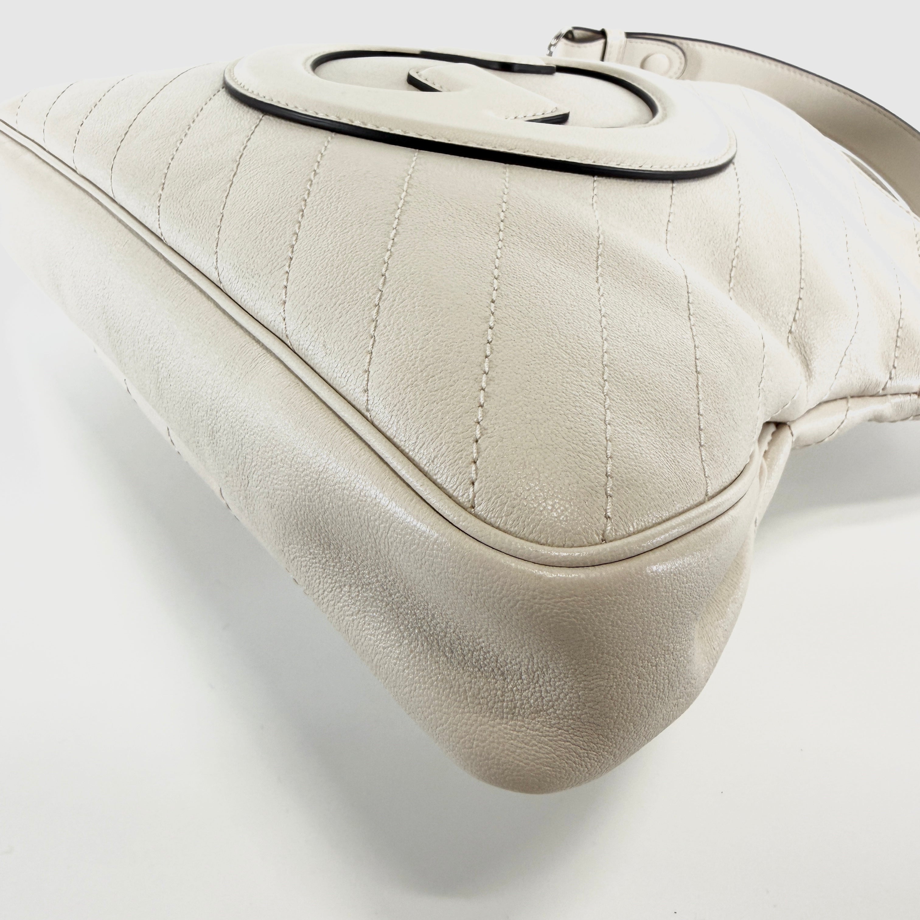 2607 secondhand GUCCI Blondie off white