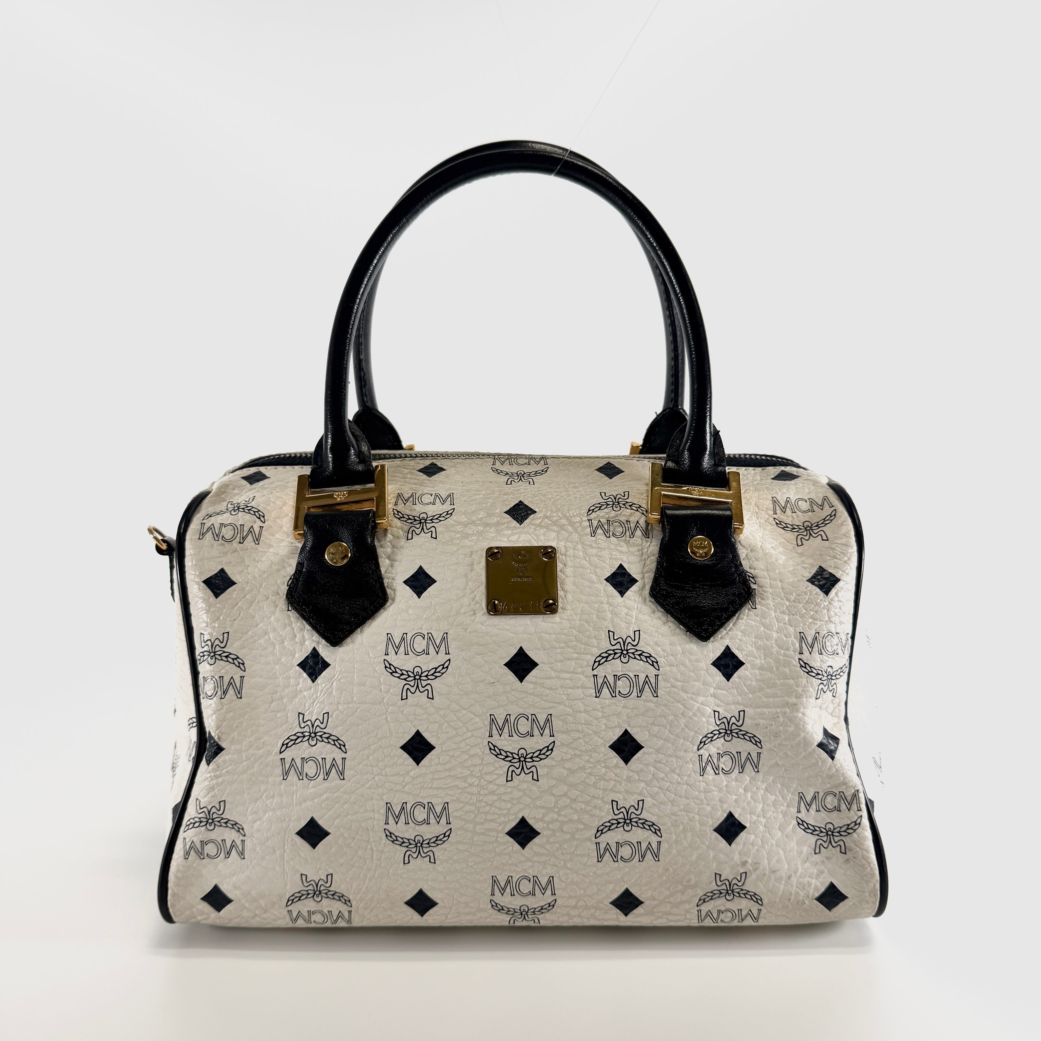 2605 secondhand MCM hand bag + ×