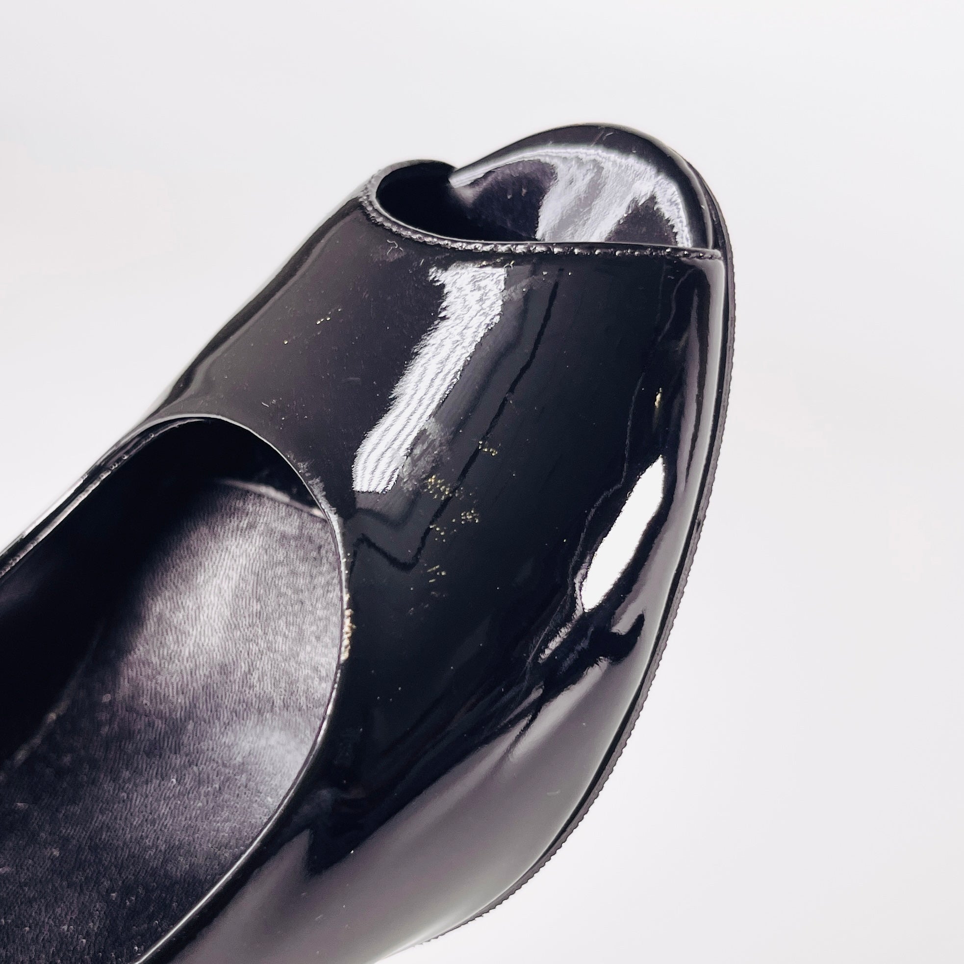2605 secondhand HERMES Patent Leather Open Toe pumps 36 Women's black