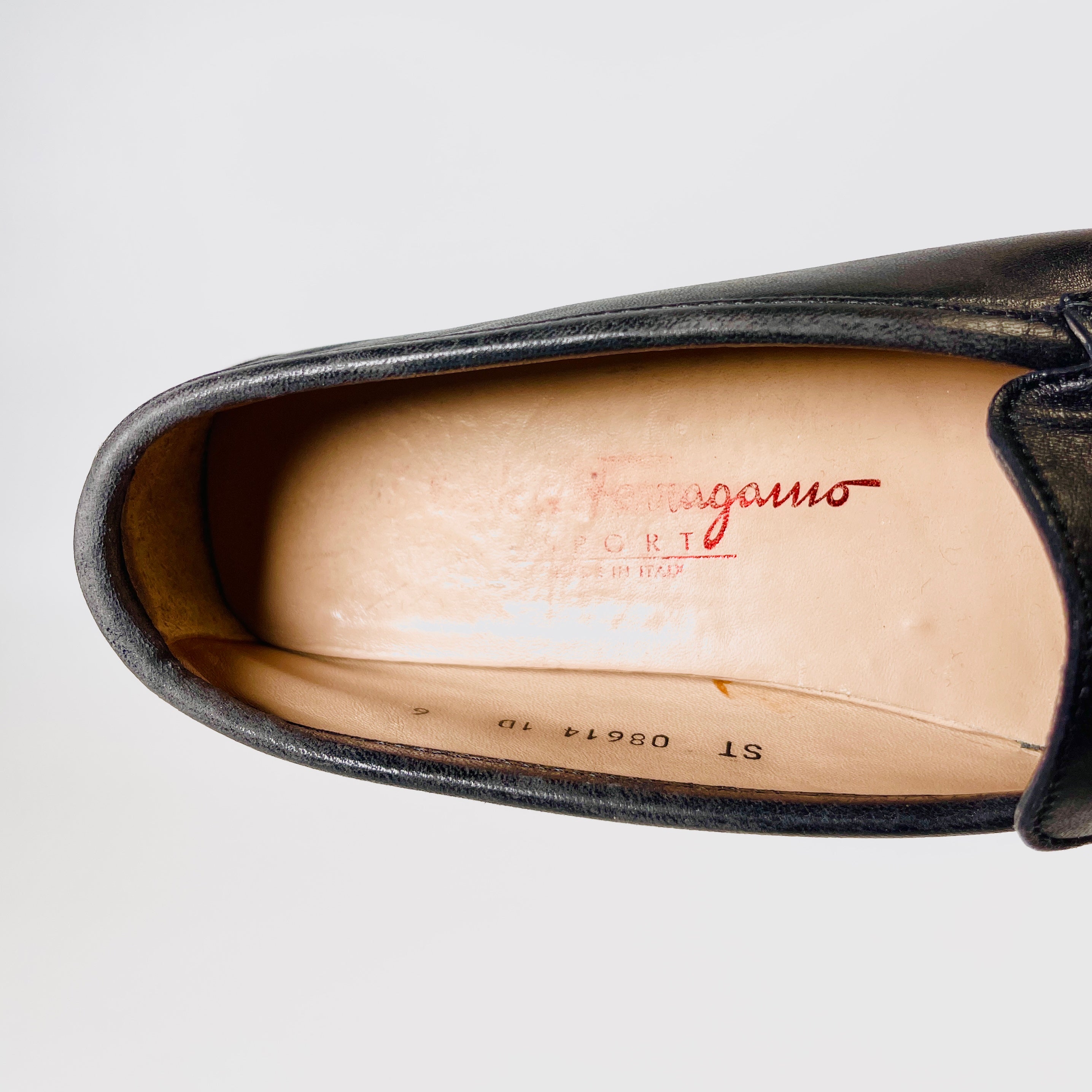 2606 secondhand loafers Salvatore Ferragamo size 6