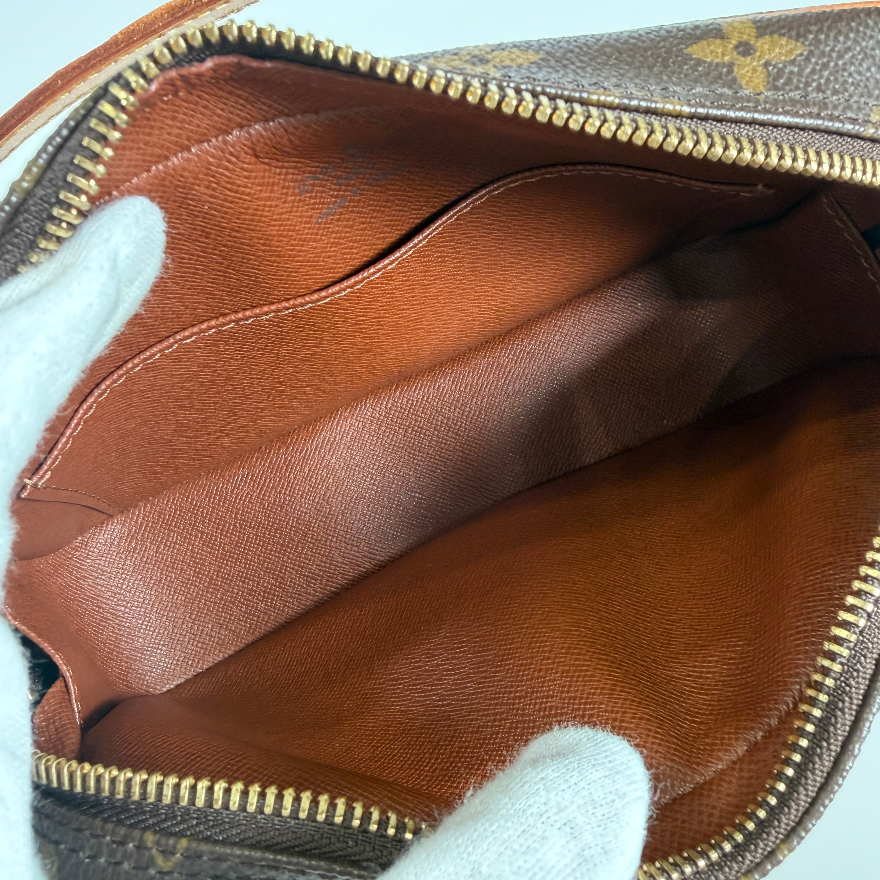 2606 secondhand LV Monogram Pochette shite
