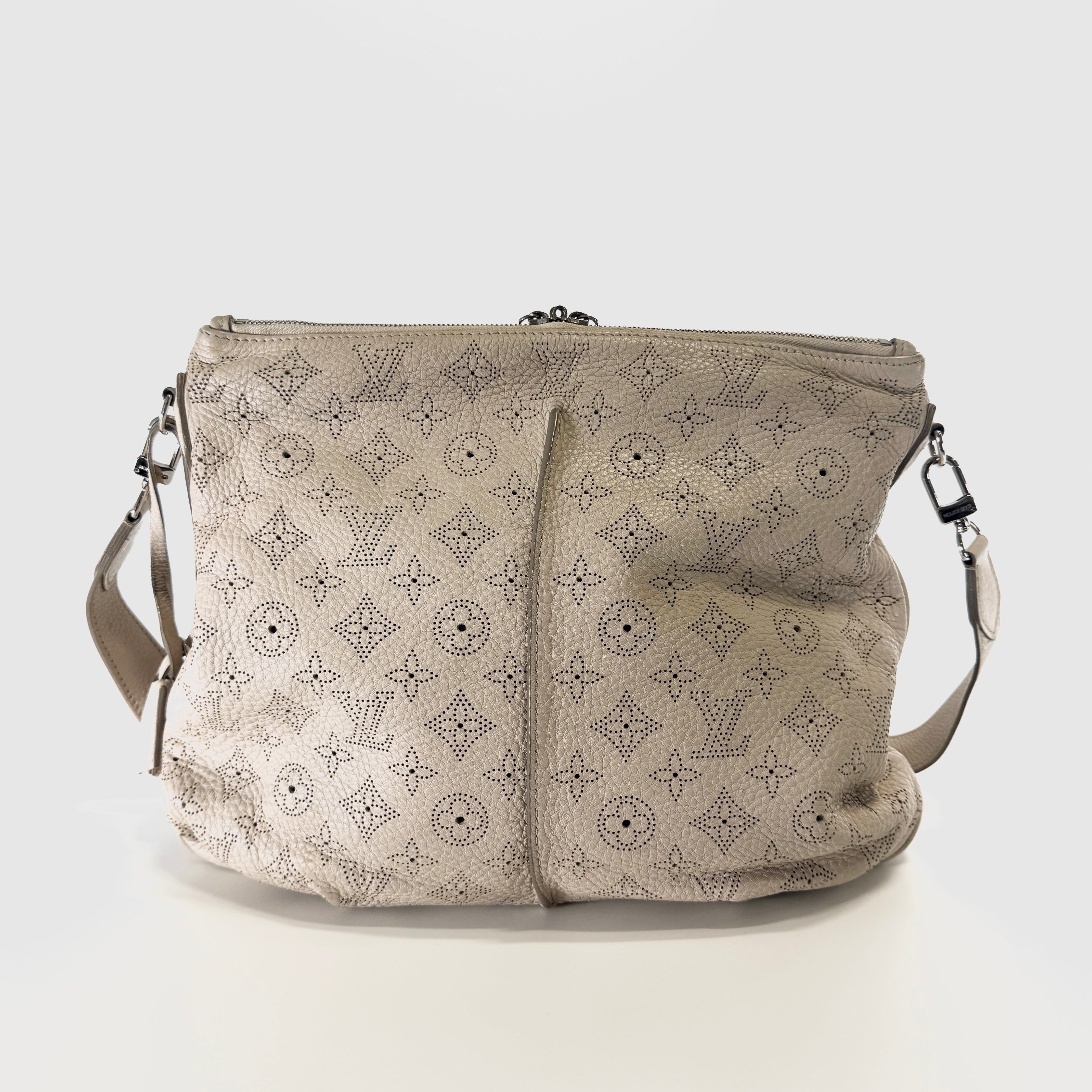 2606 secondhand LV Mahina Selene PM M94275 AR4163 white