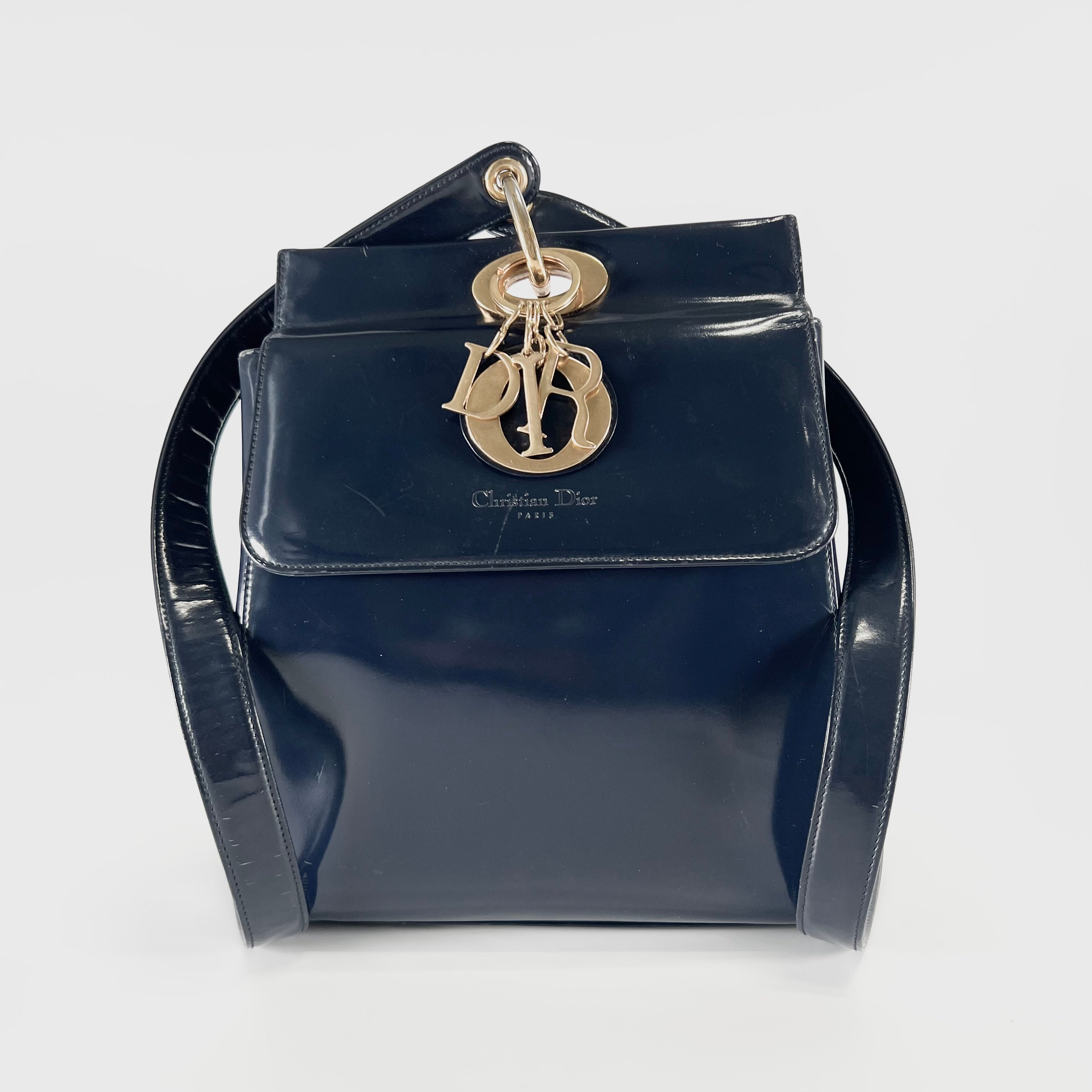 2605 secondhand CD patent backpack