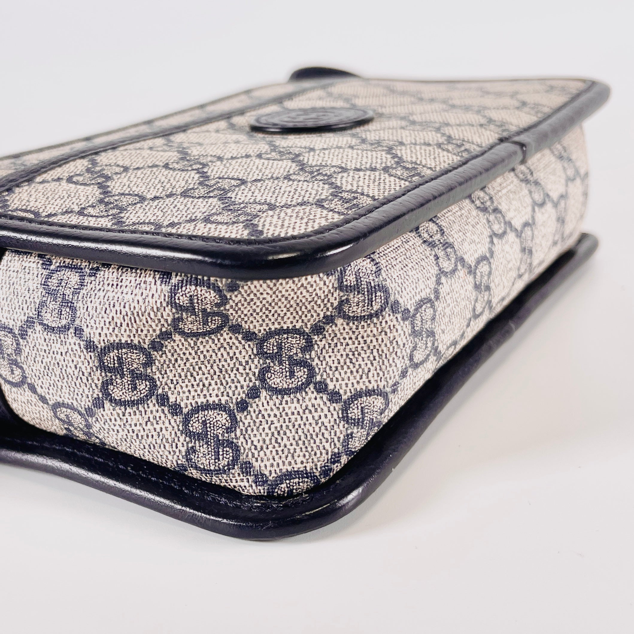 2604 secondhand GUCCI Interlocking shoulder Navy