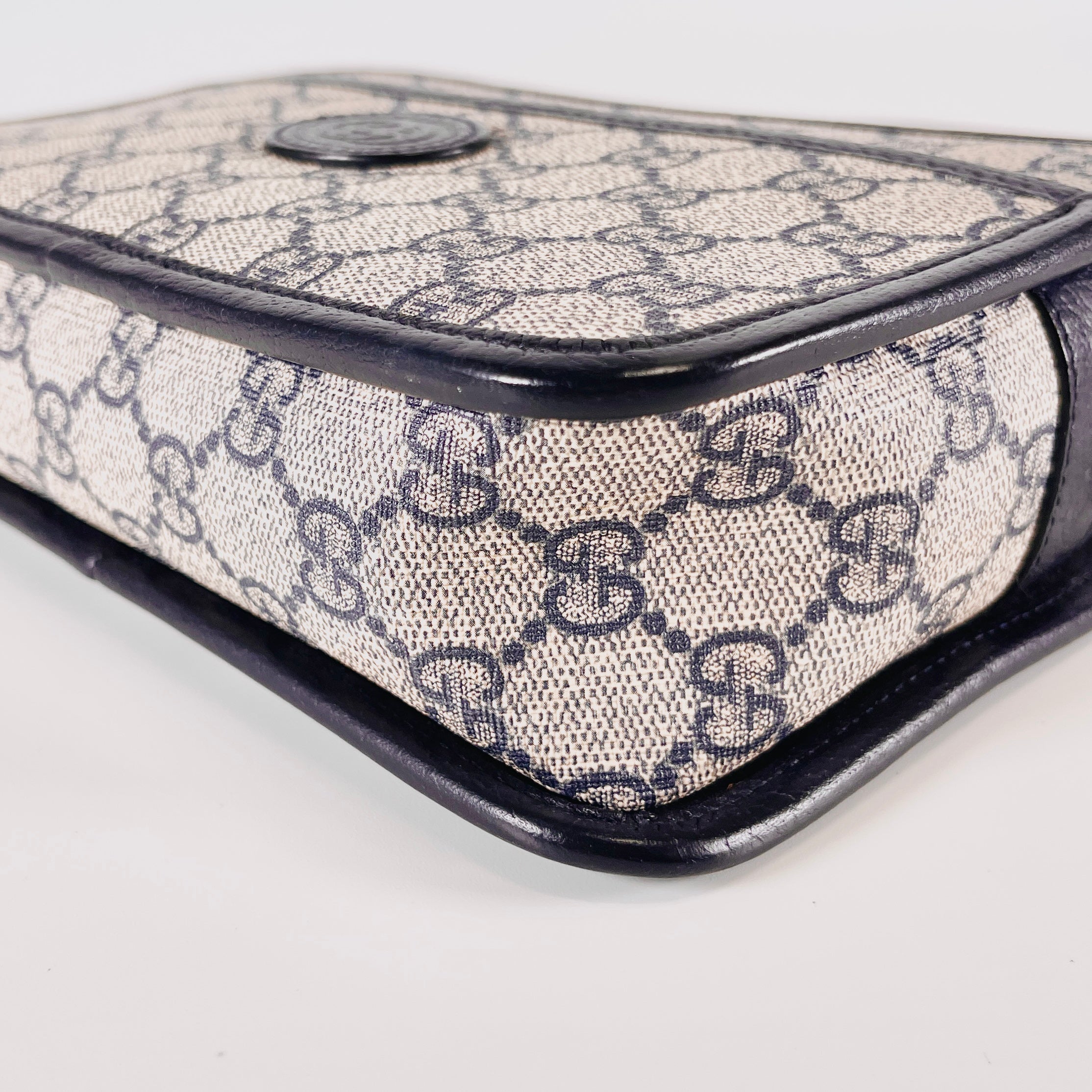 2604 secondhand GUCCI Interlocking shoulder Navy