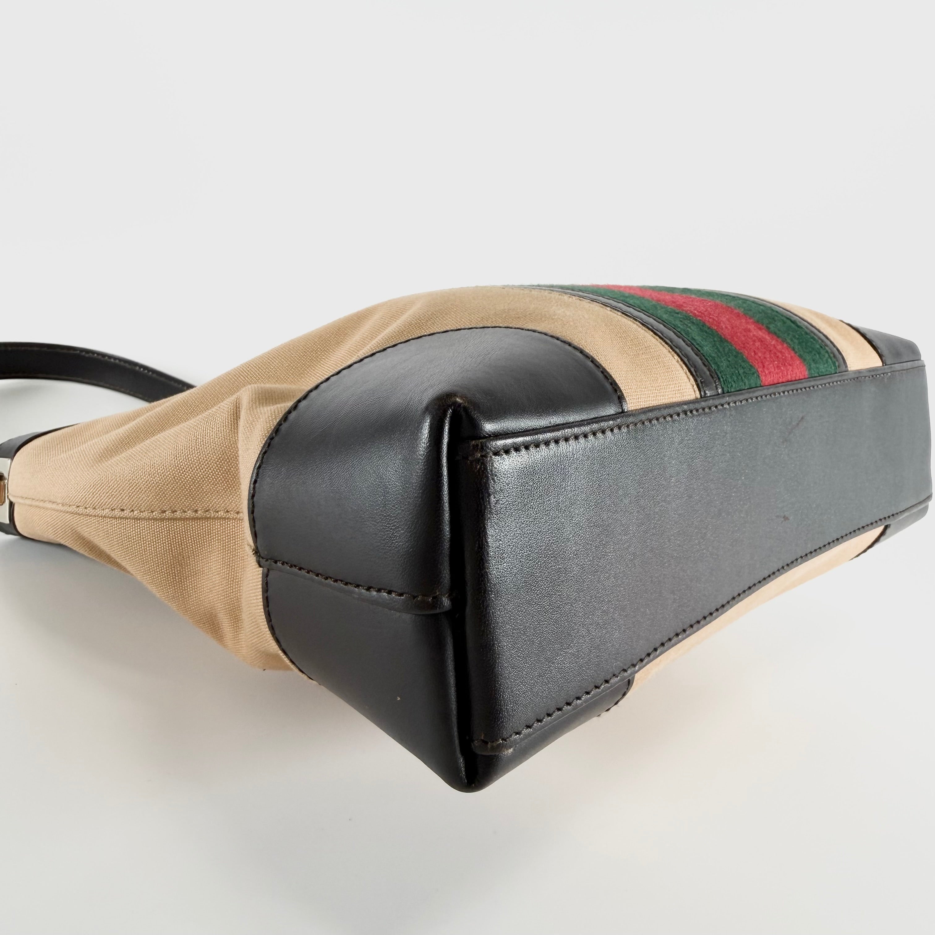 2608 secondhand GUCCI Shoulder bag / Crossbody Bag