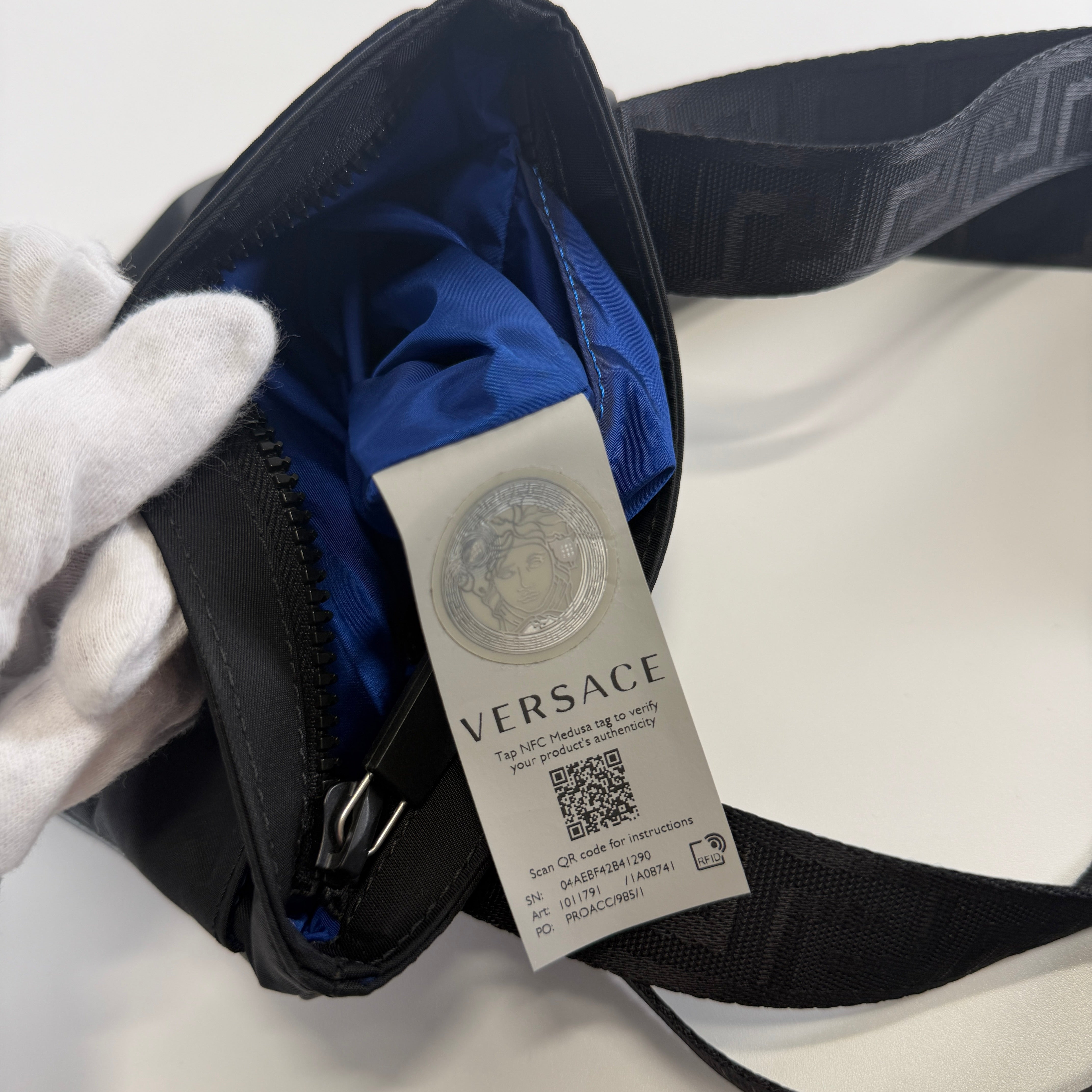 2607 secondhand VERSACE nylon shoulder black