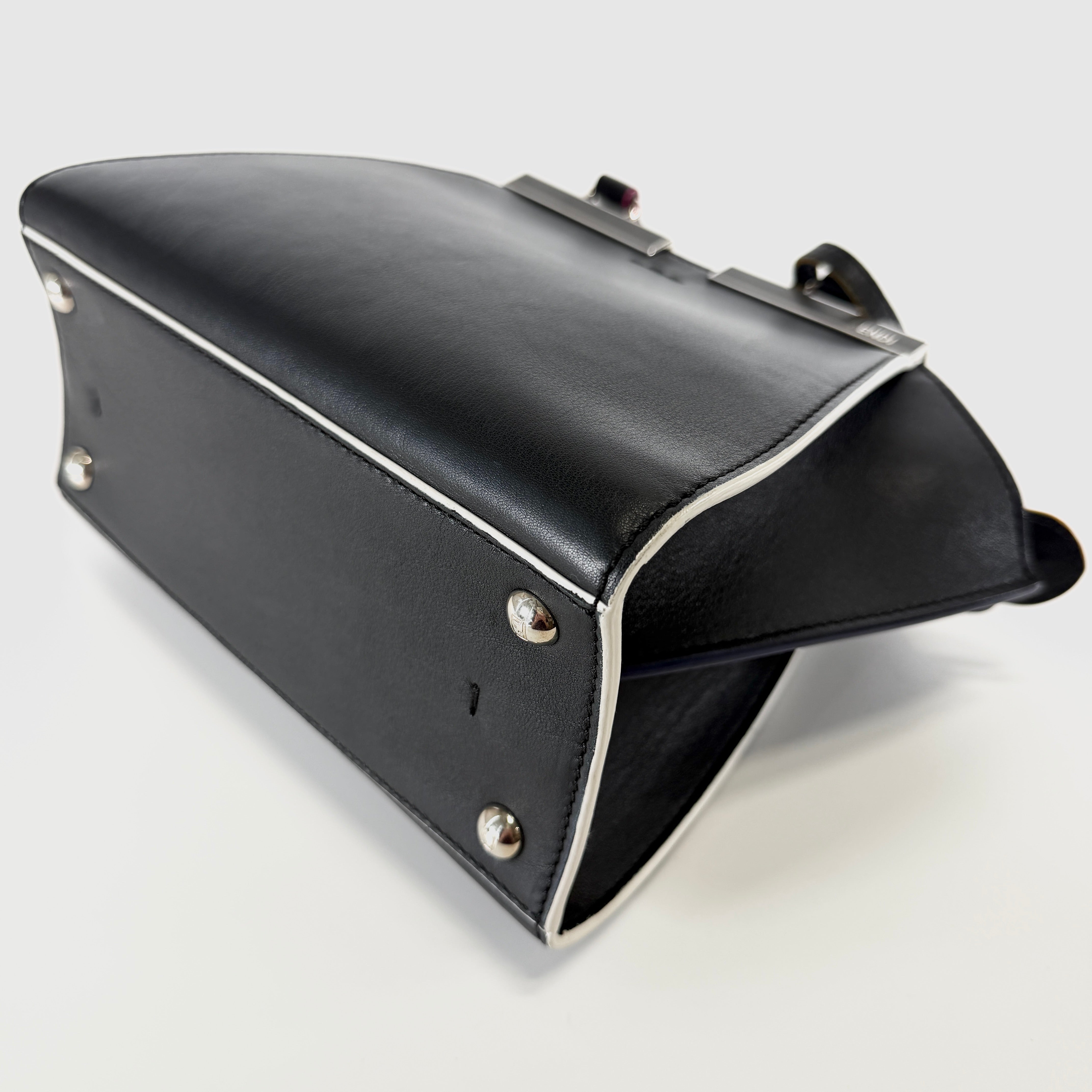 2607 secondhand FENDI Petit Troisjours leather 2WAY hand bag black 8BH333
