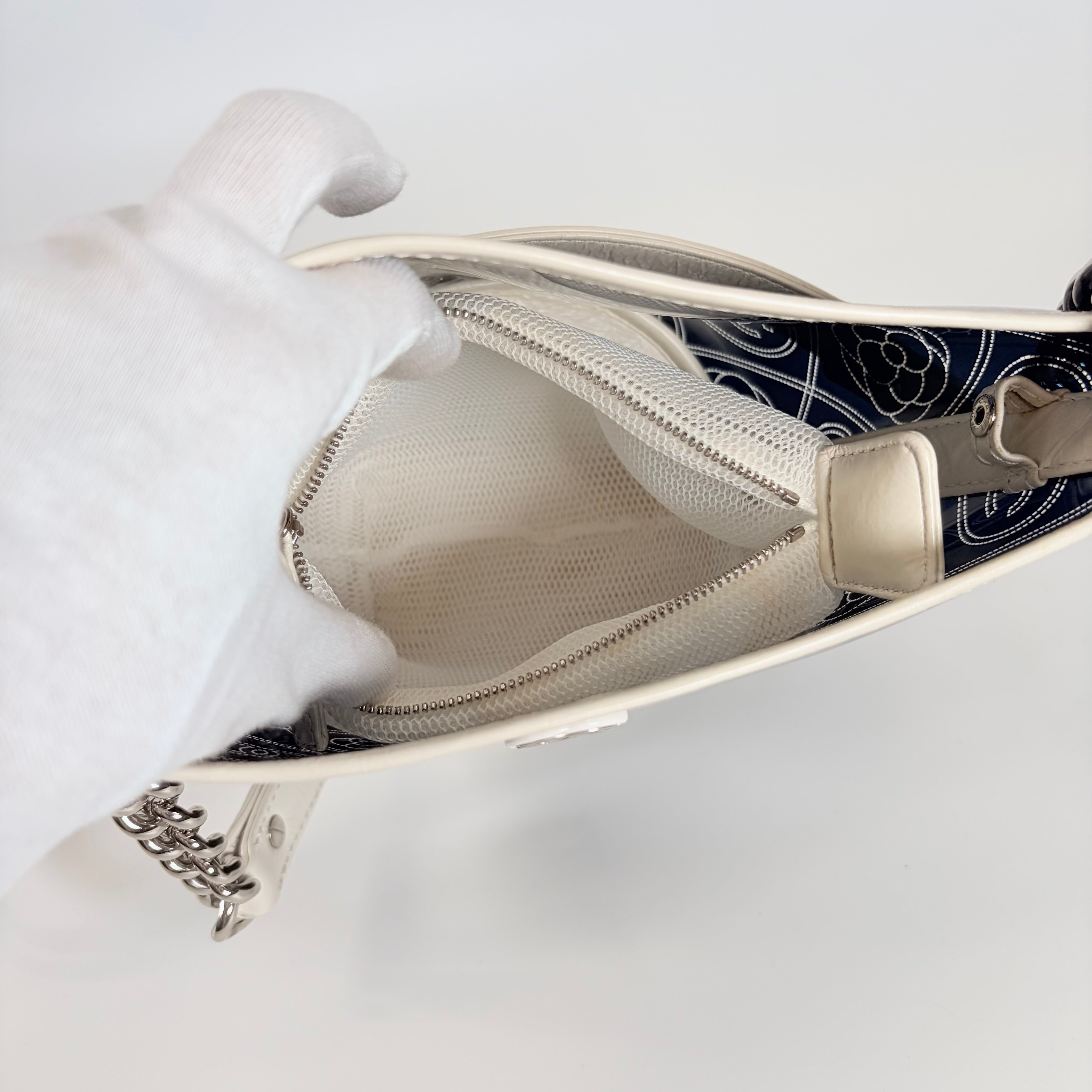 2605 secondhand CHANEL Camellia PVC Shoulder bag