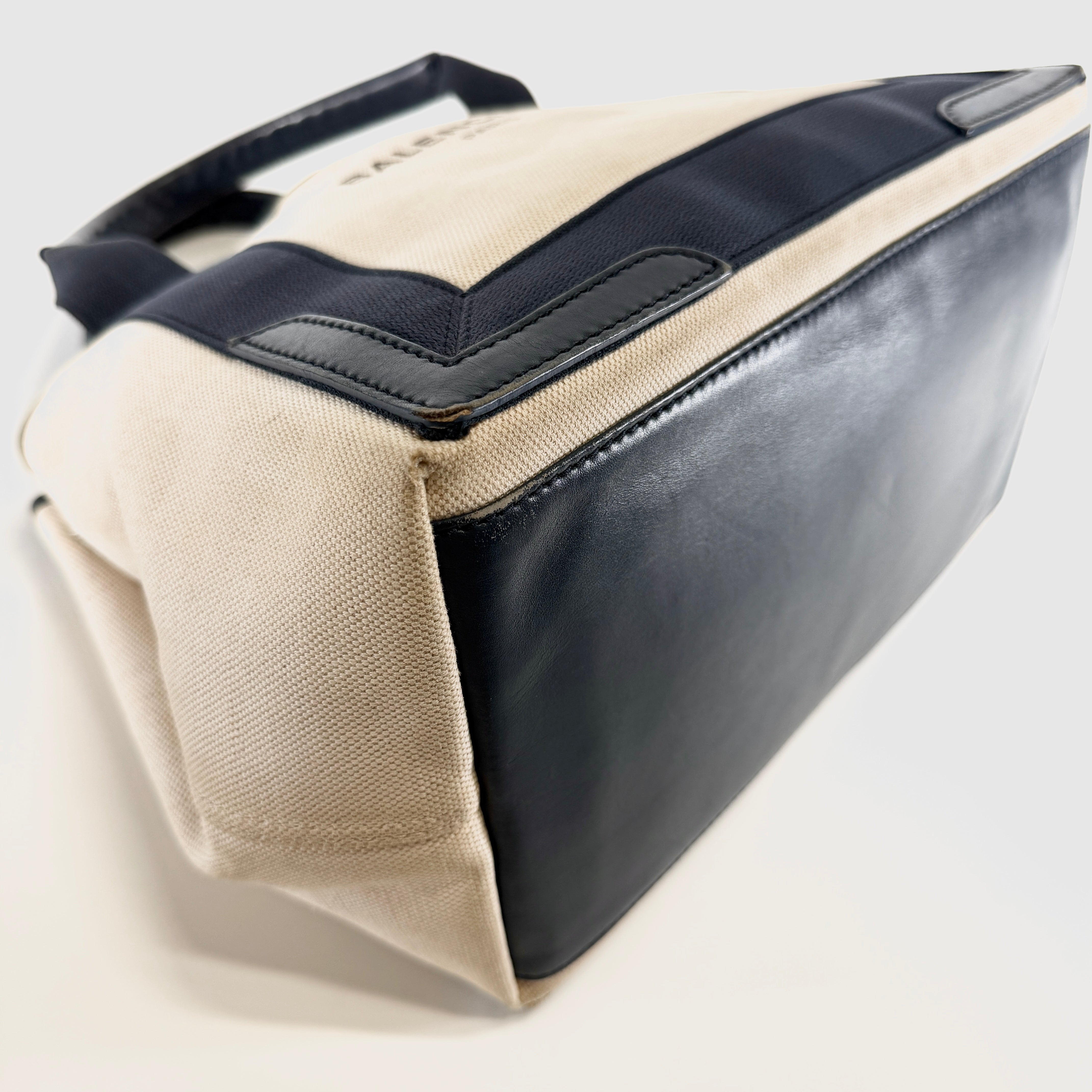 2607 secondhand BALENCIAGA Navy Cabas blue × white