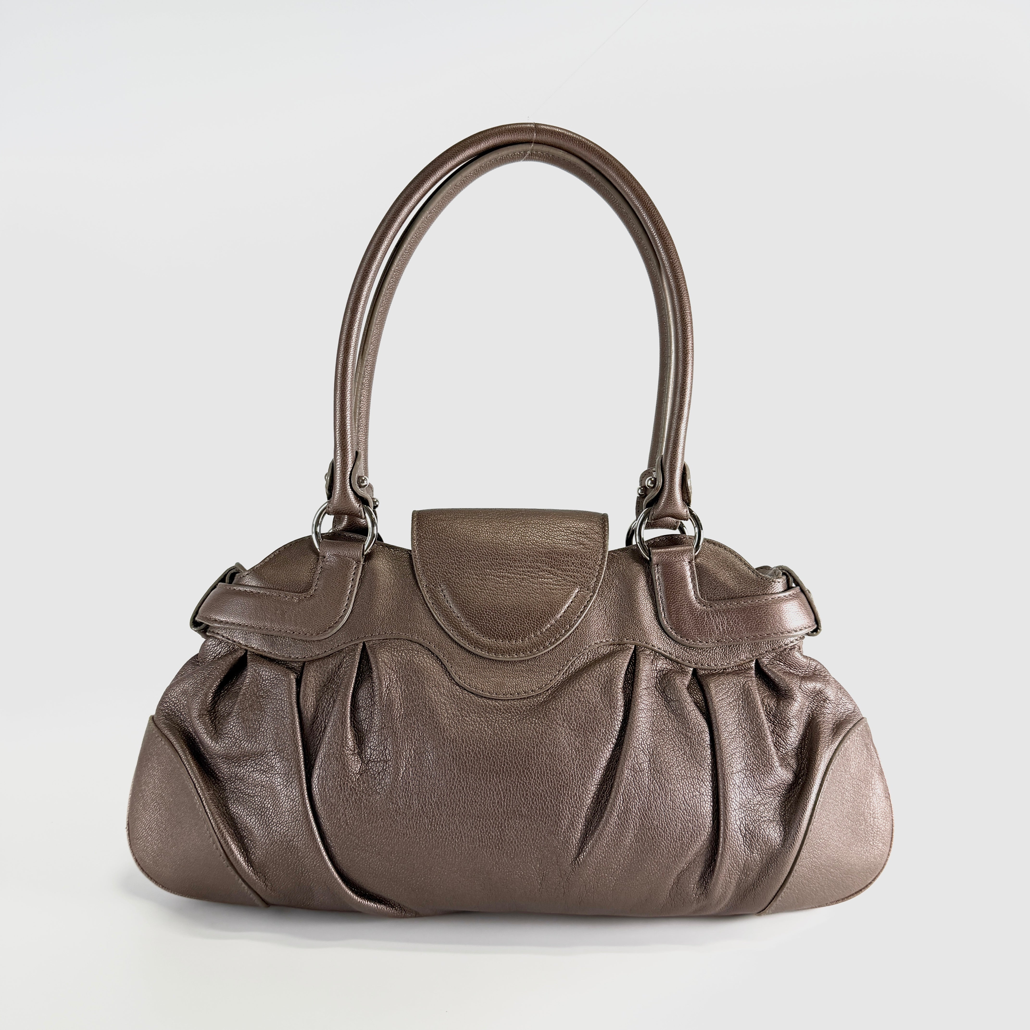 2607 secondhand Ferragamo Gancini hand bag