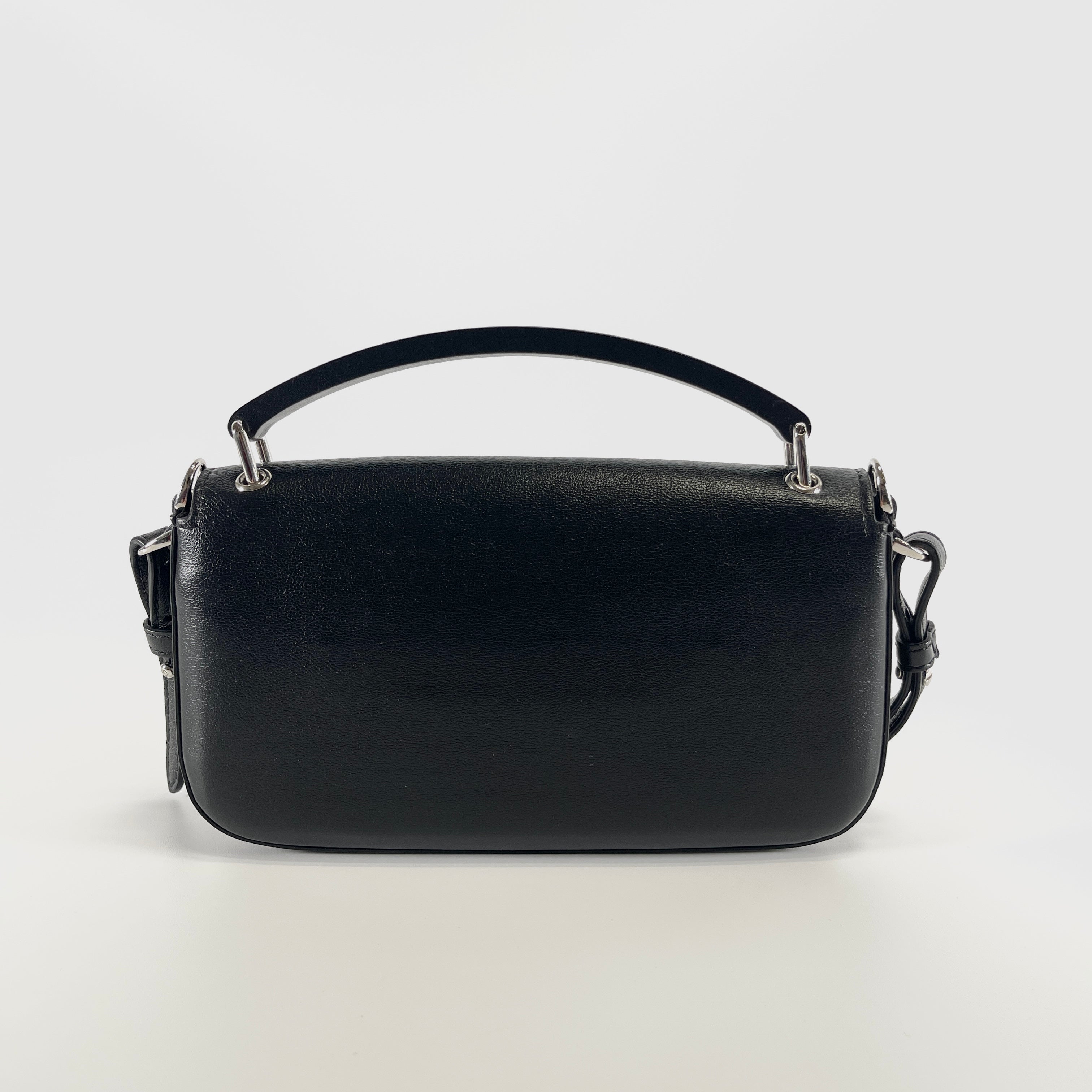2606 secondhand FENDI shoulder black
