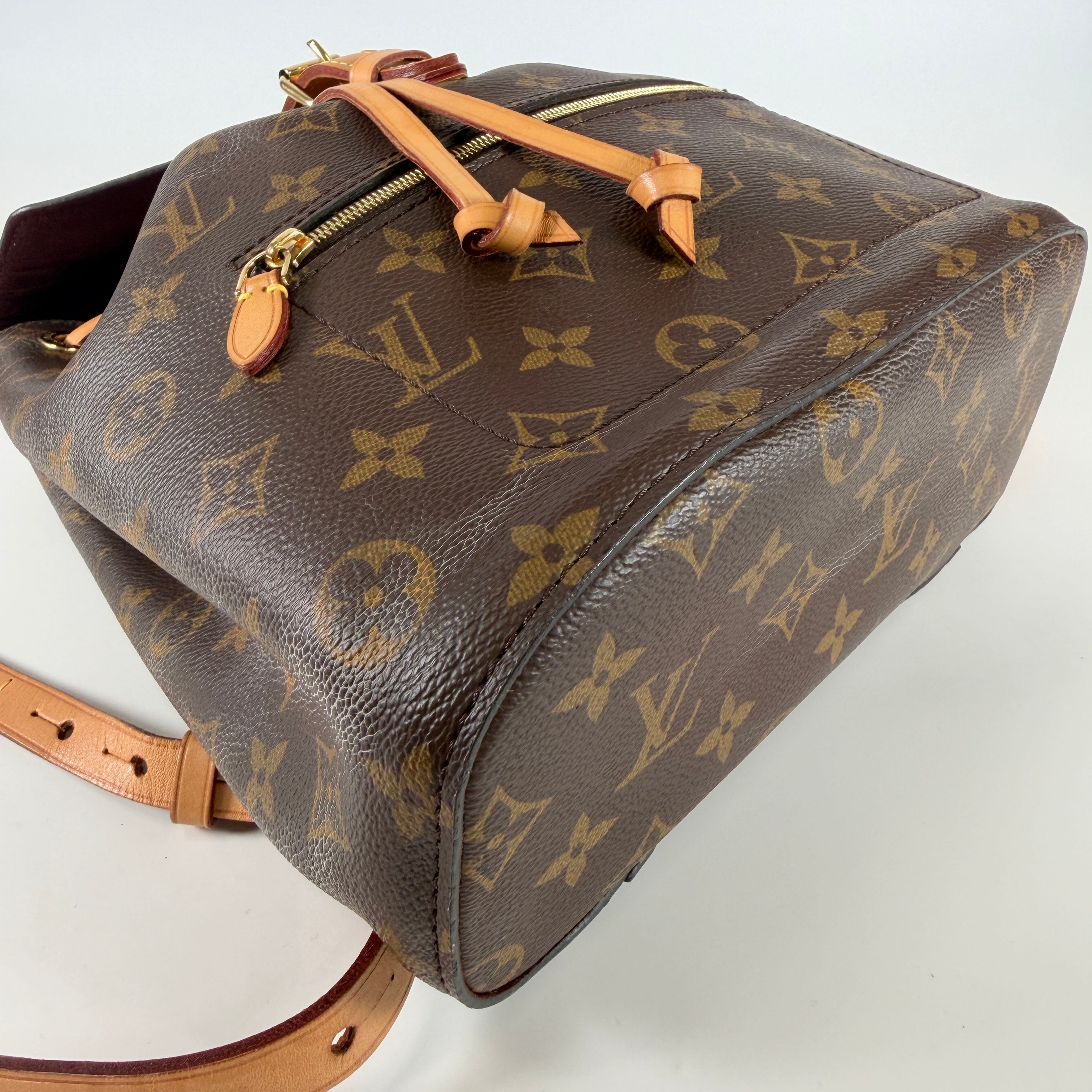 2606 secondhand LV Monogram M43431 backpack Montsouris