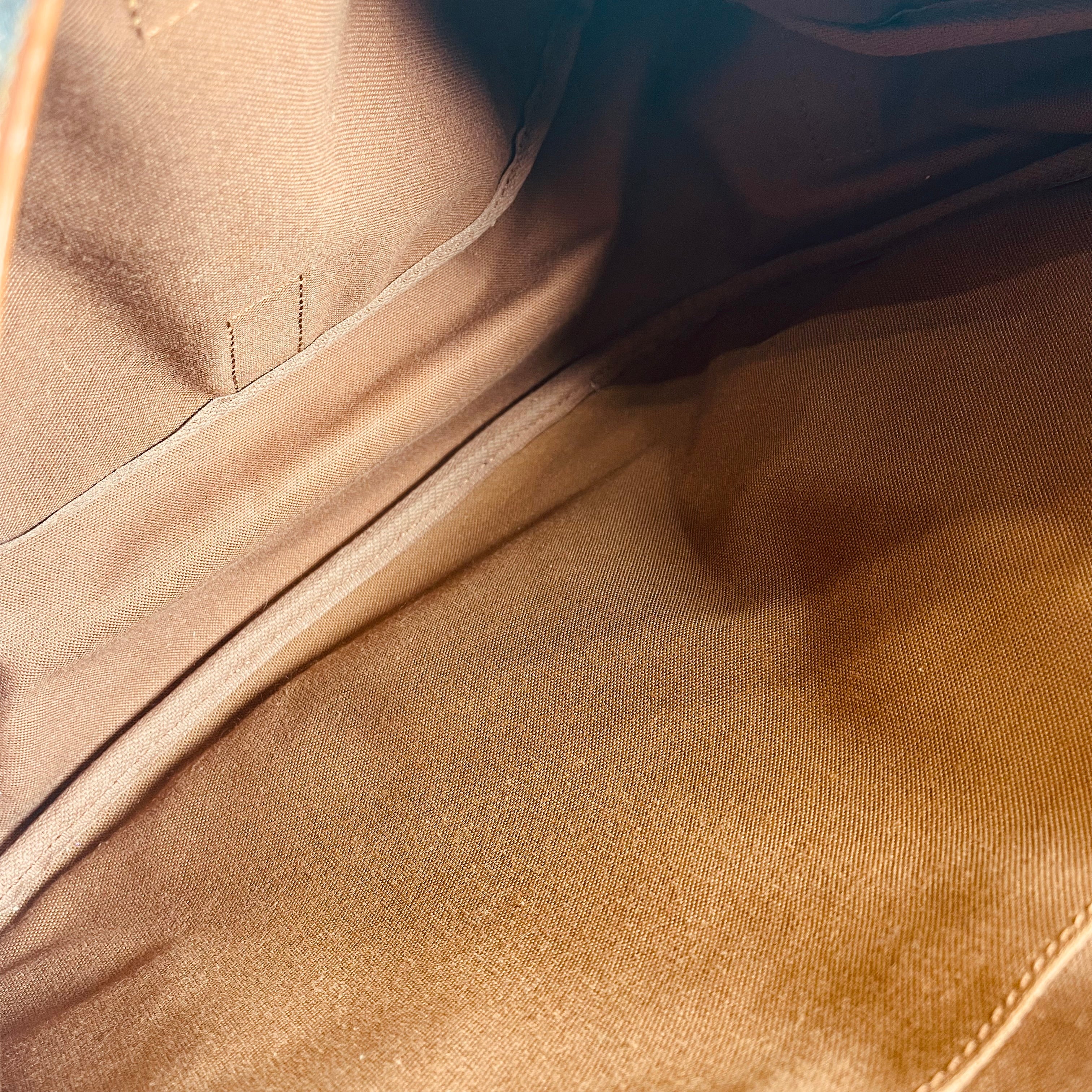 2606 secondhand LV Monogram Saumur 35