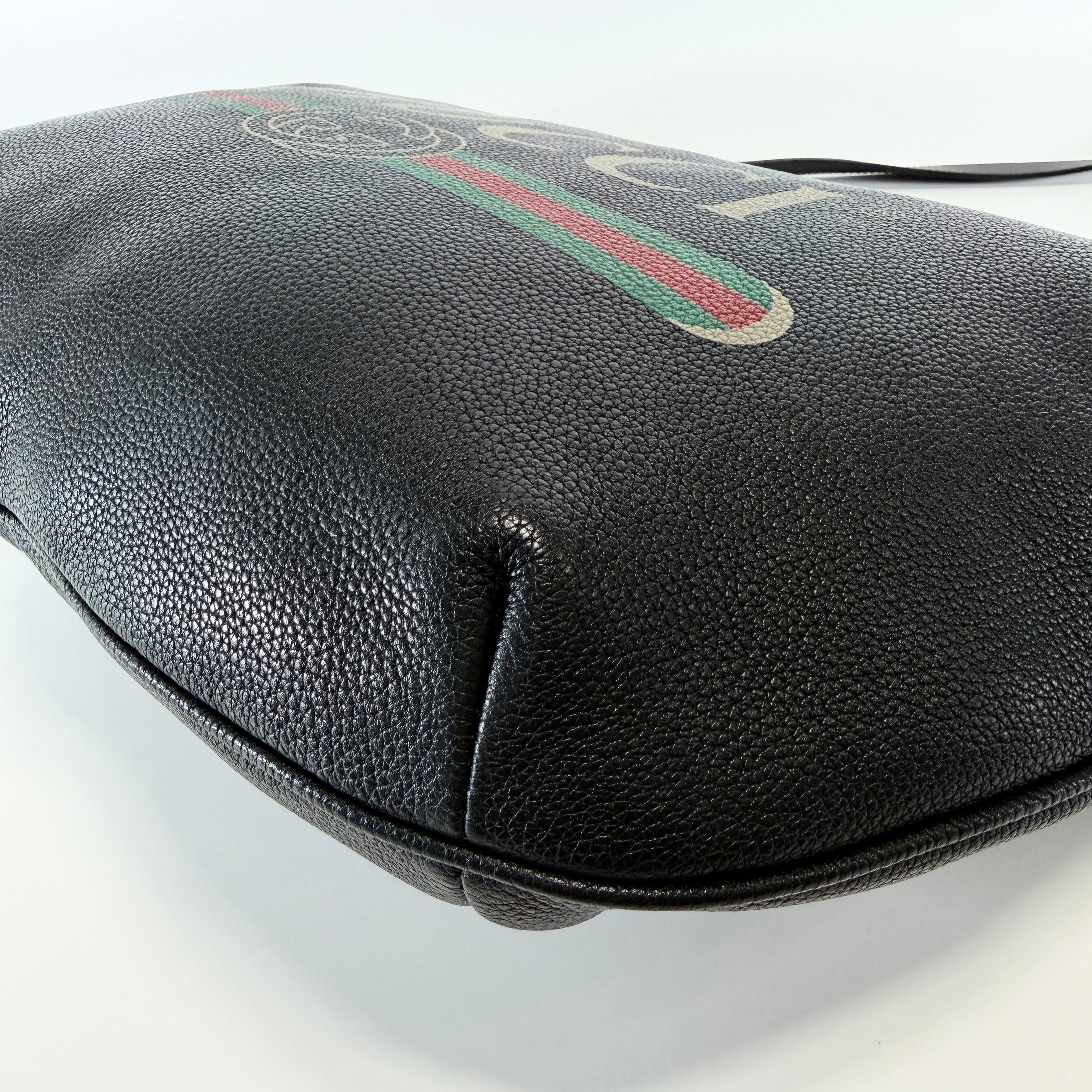 2607 secondhand GUCCI Shoulder bag / Crossbody Bag