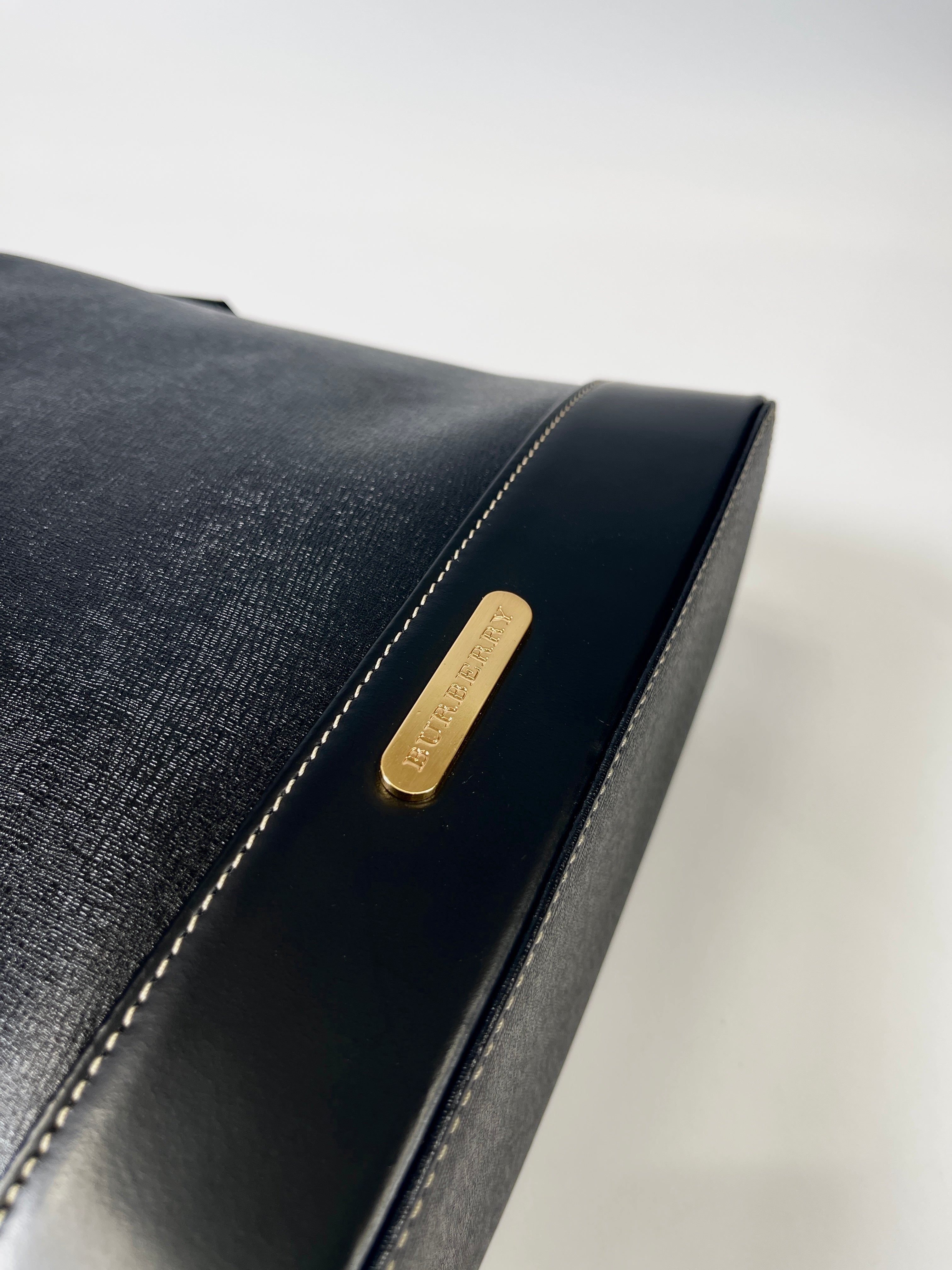 2605 secondhand BURBERRY Shoulder bag