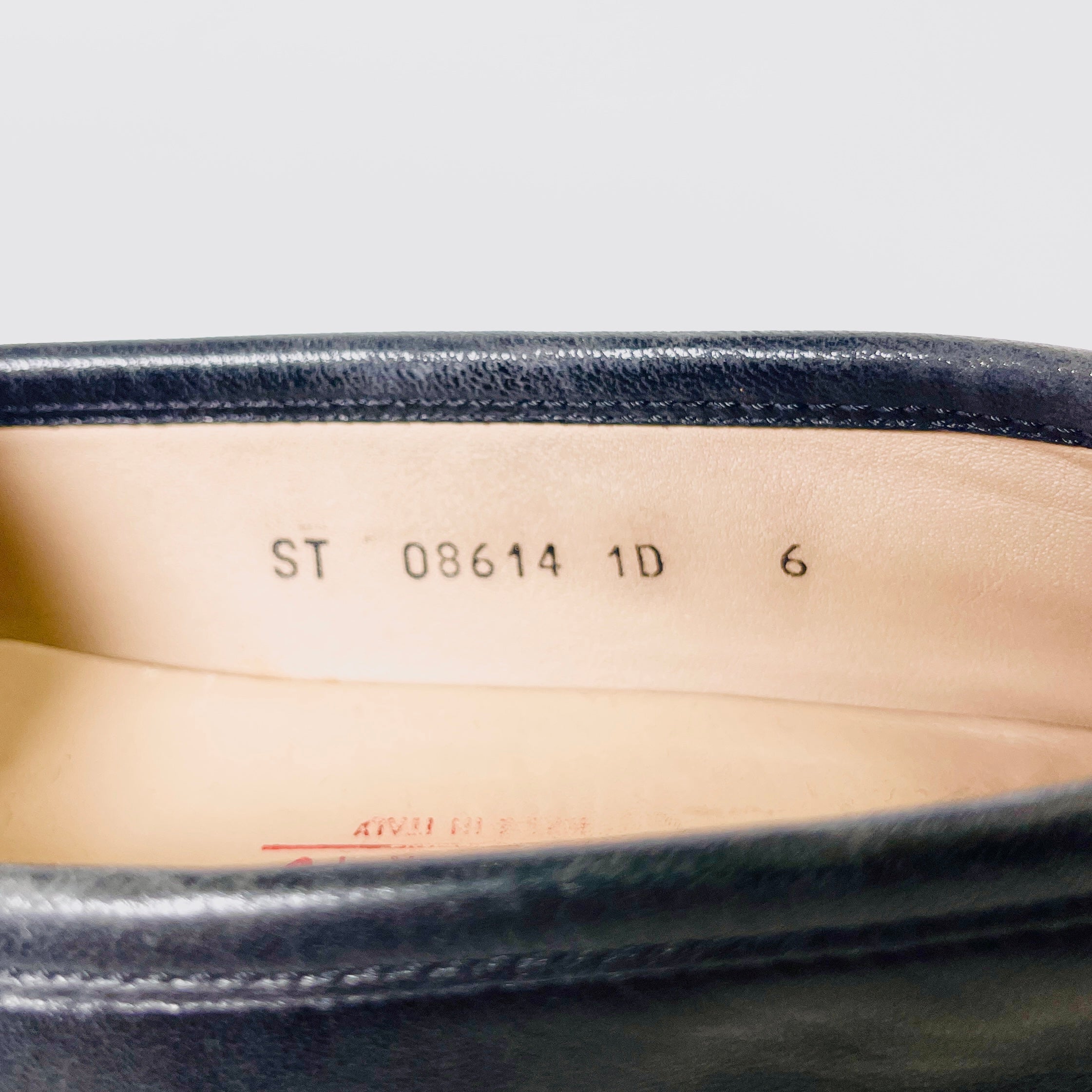 2606 secondhand loafers Salvatore Ferragamo size 6