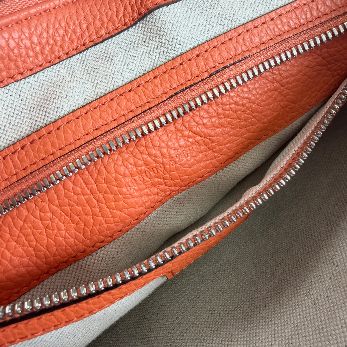 2607 secondhand GUCCI jumbo GG Shoulder bag