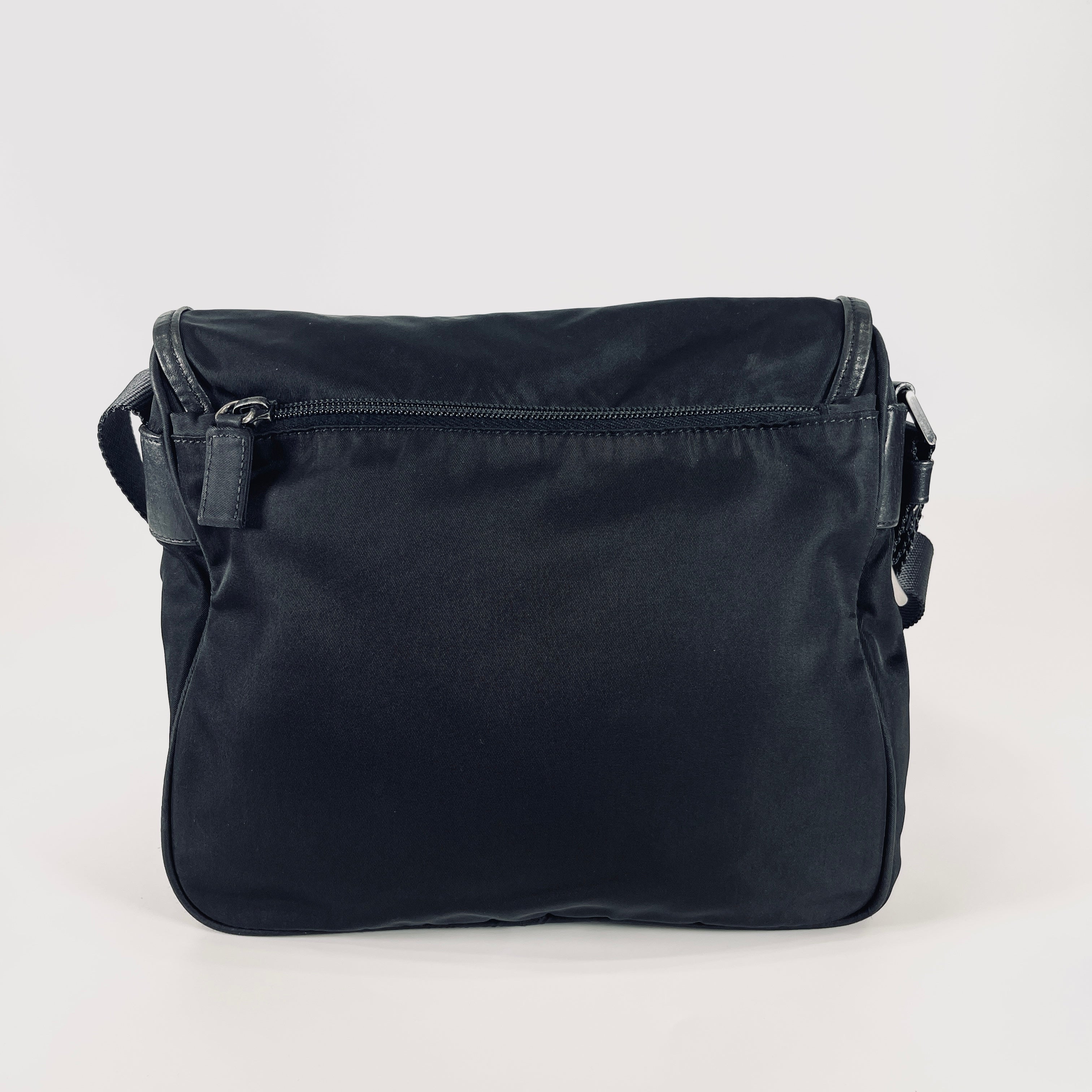 2606 secondhand PRADA nylon Shoulder bag