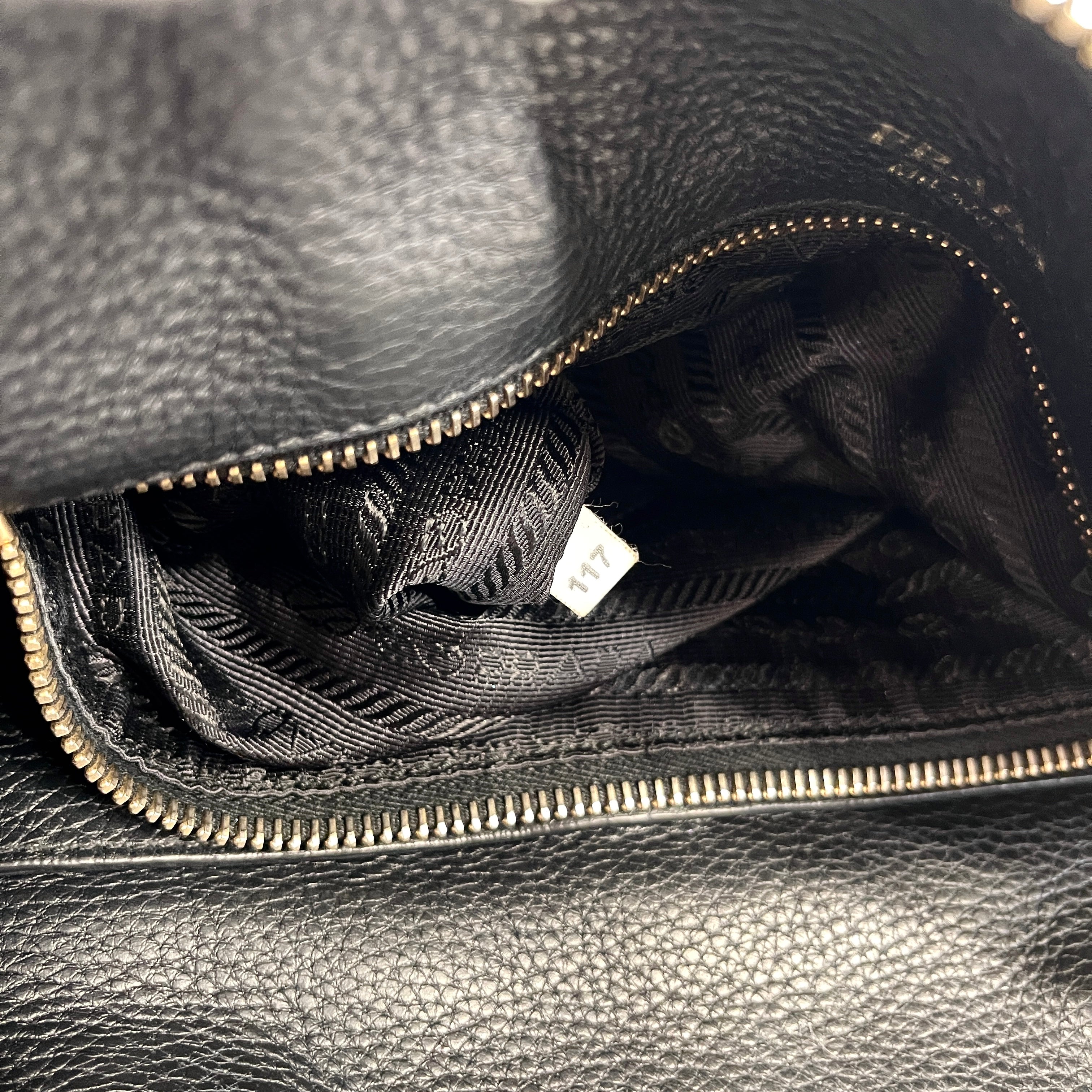 2604 secondhand PRADA 2WAY hand