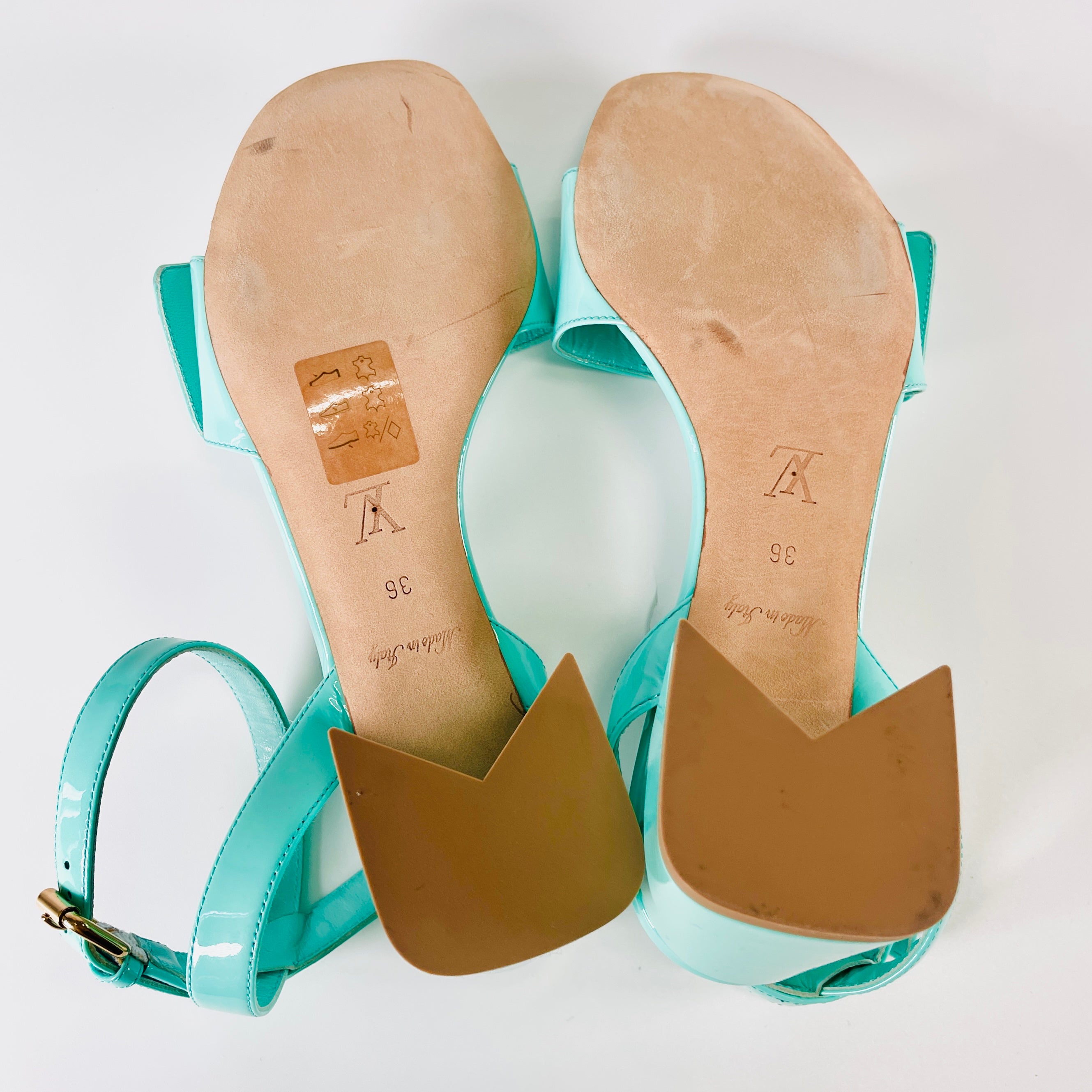 2602 secondhand LV Sandals