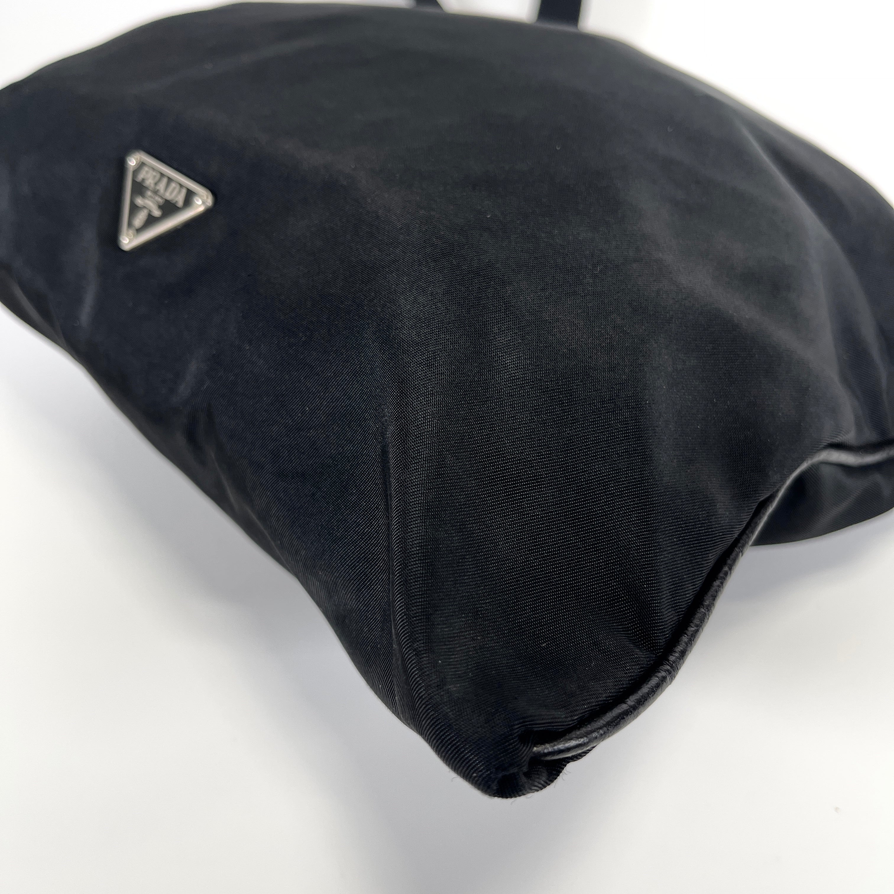 2605 secondhand PRADA nylon Shoulder bag