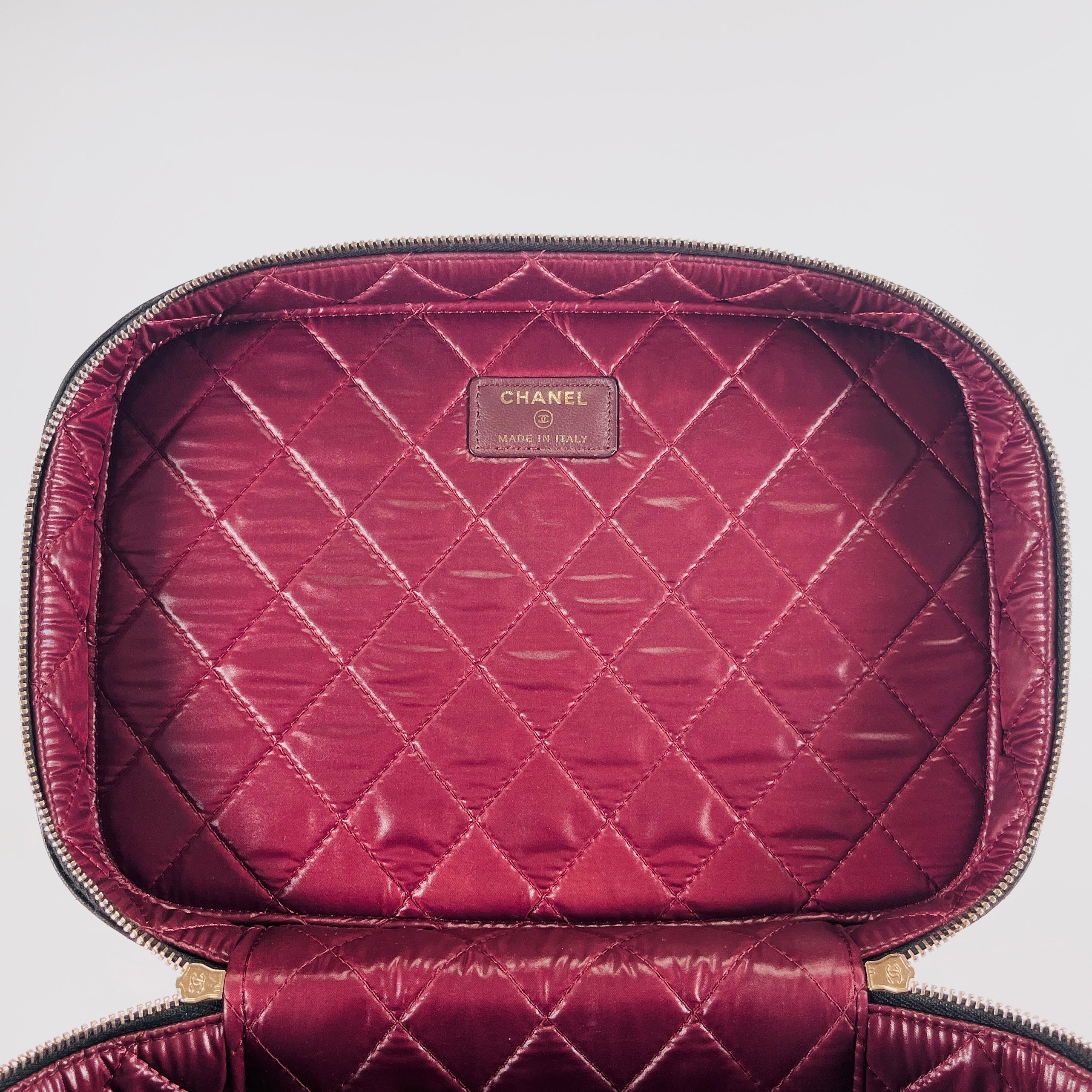 2603 secondhand CHANEL Matelasse Rum Vanity black 22