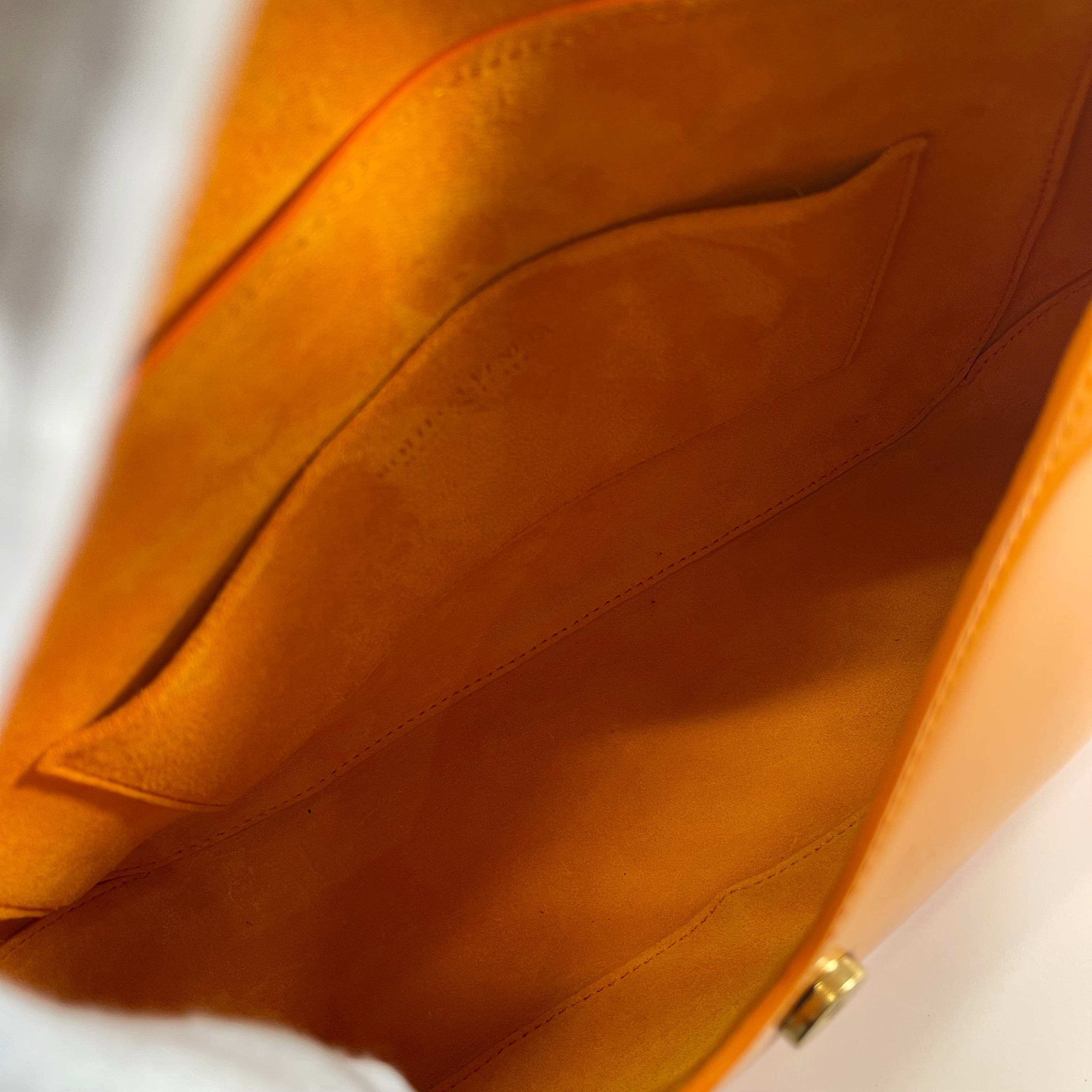 2605 secondhand BOTTEGAVENETA patent shoulder orange
